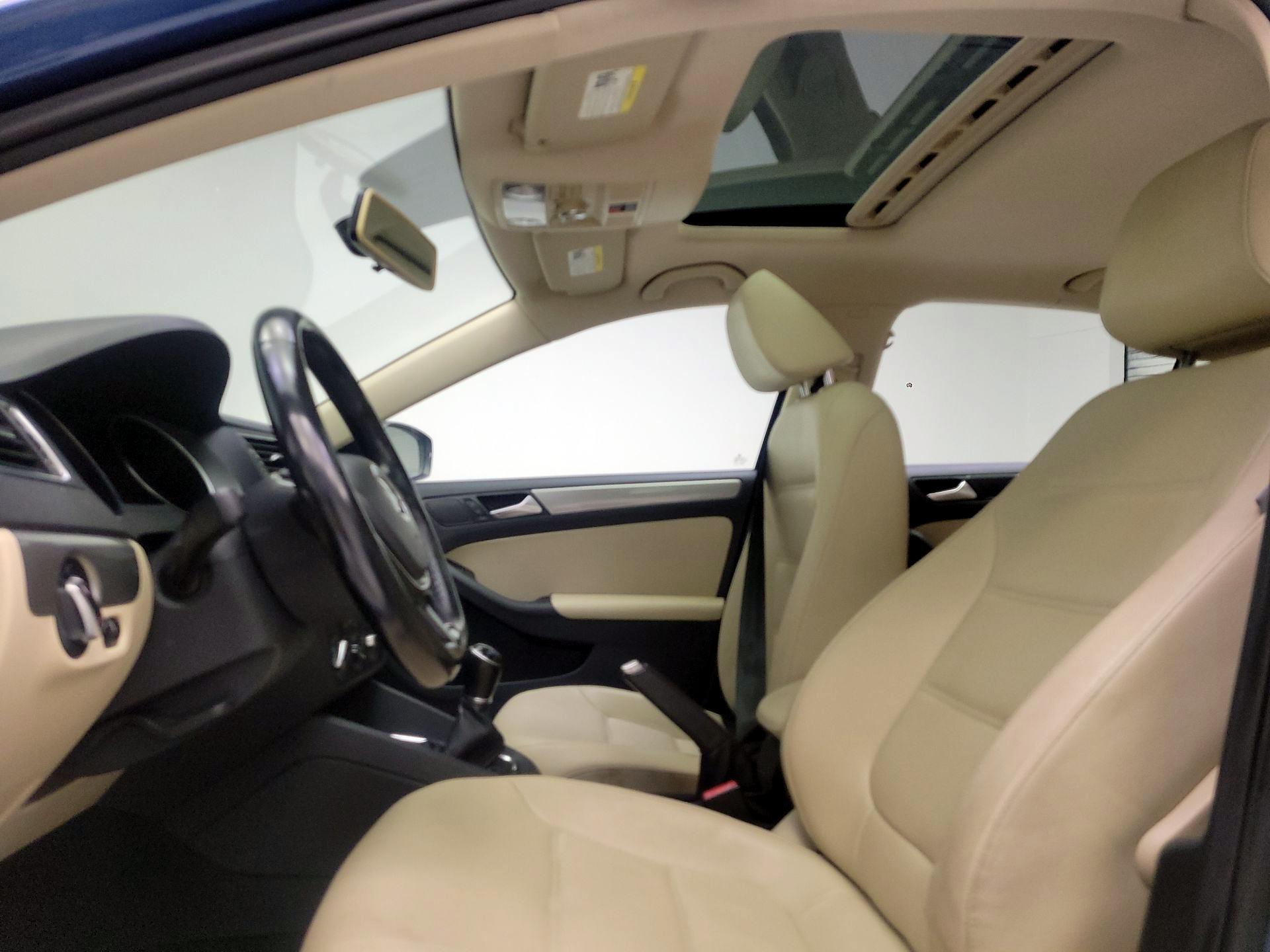 Thumbnail: 2018 Volkswagen Jetta - 19