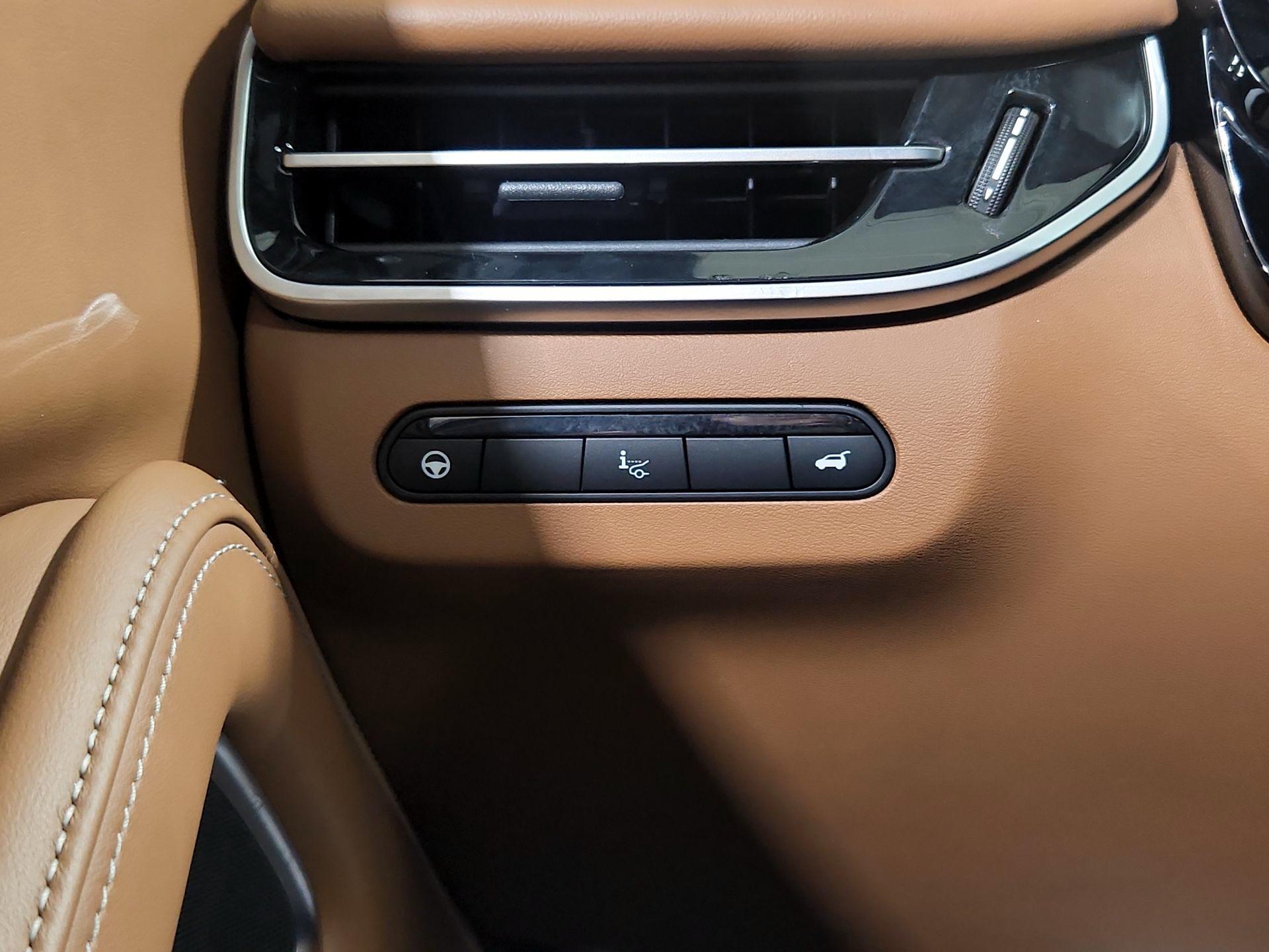 Thumbnail: 2024 INFINITI QX60 - 13