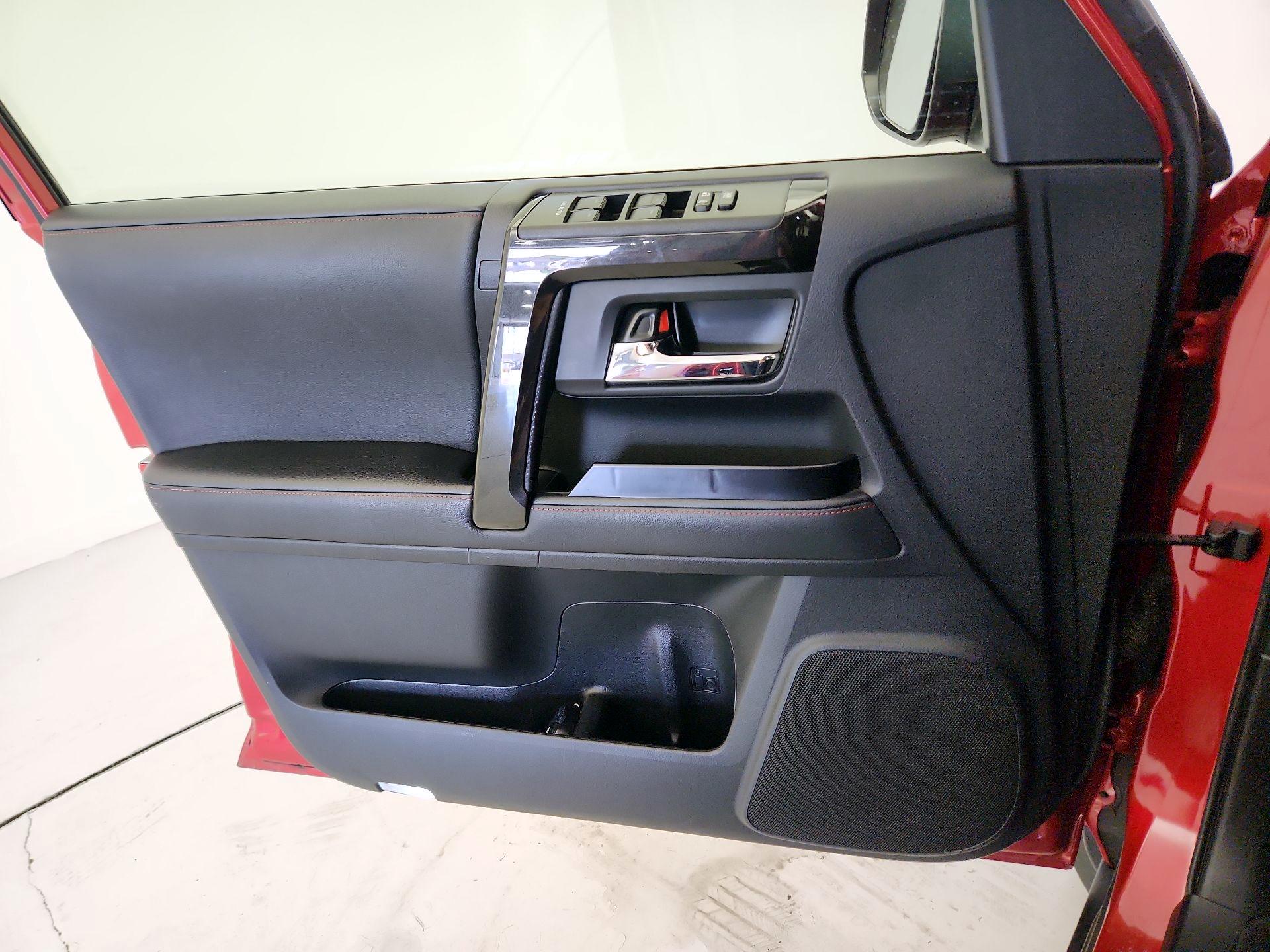 Thumbnail: 2021 Toyota 4Runner - 12