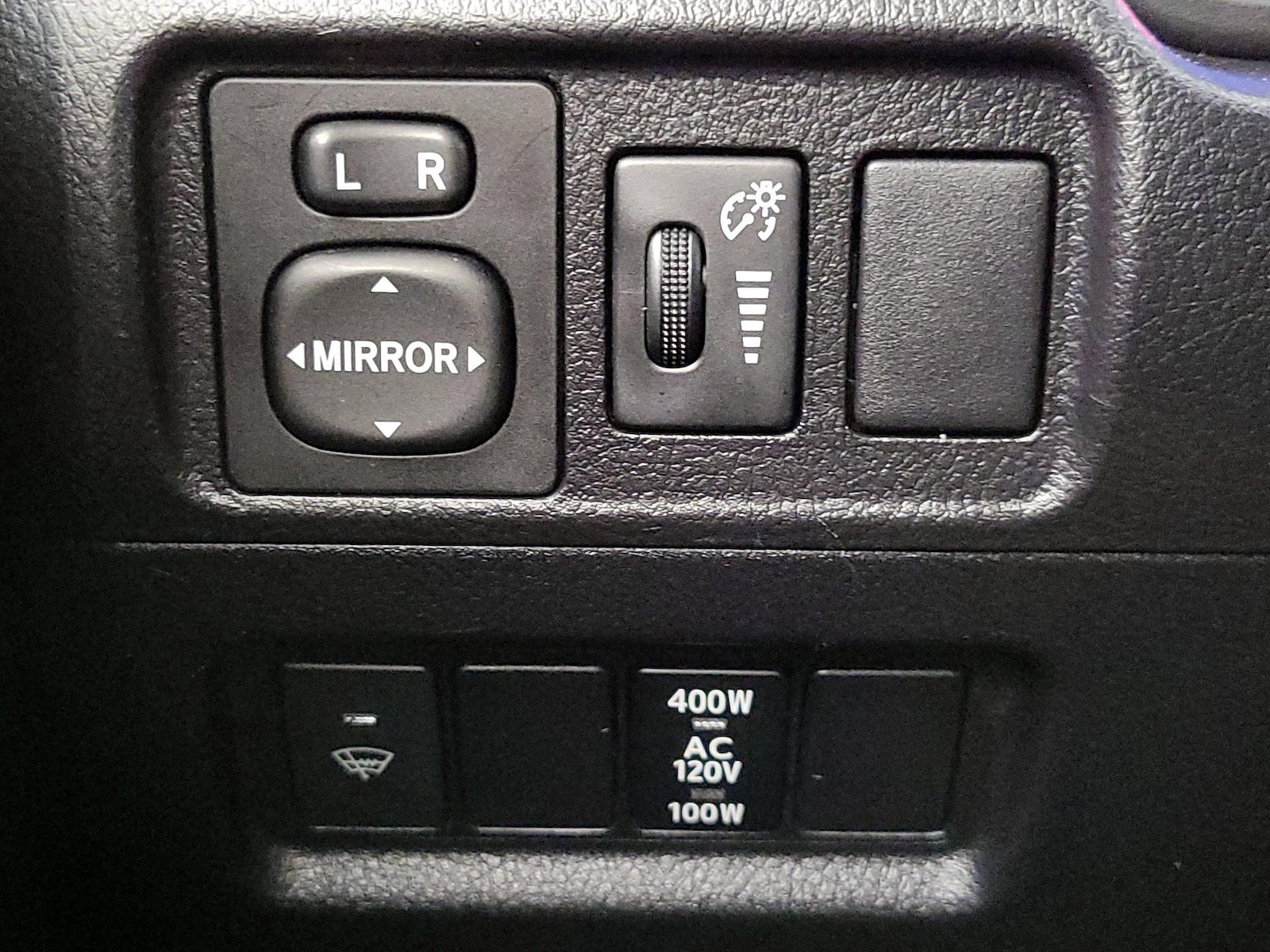 2018 Toyota 4Runner SR5 - Photo 14