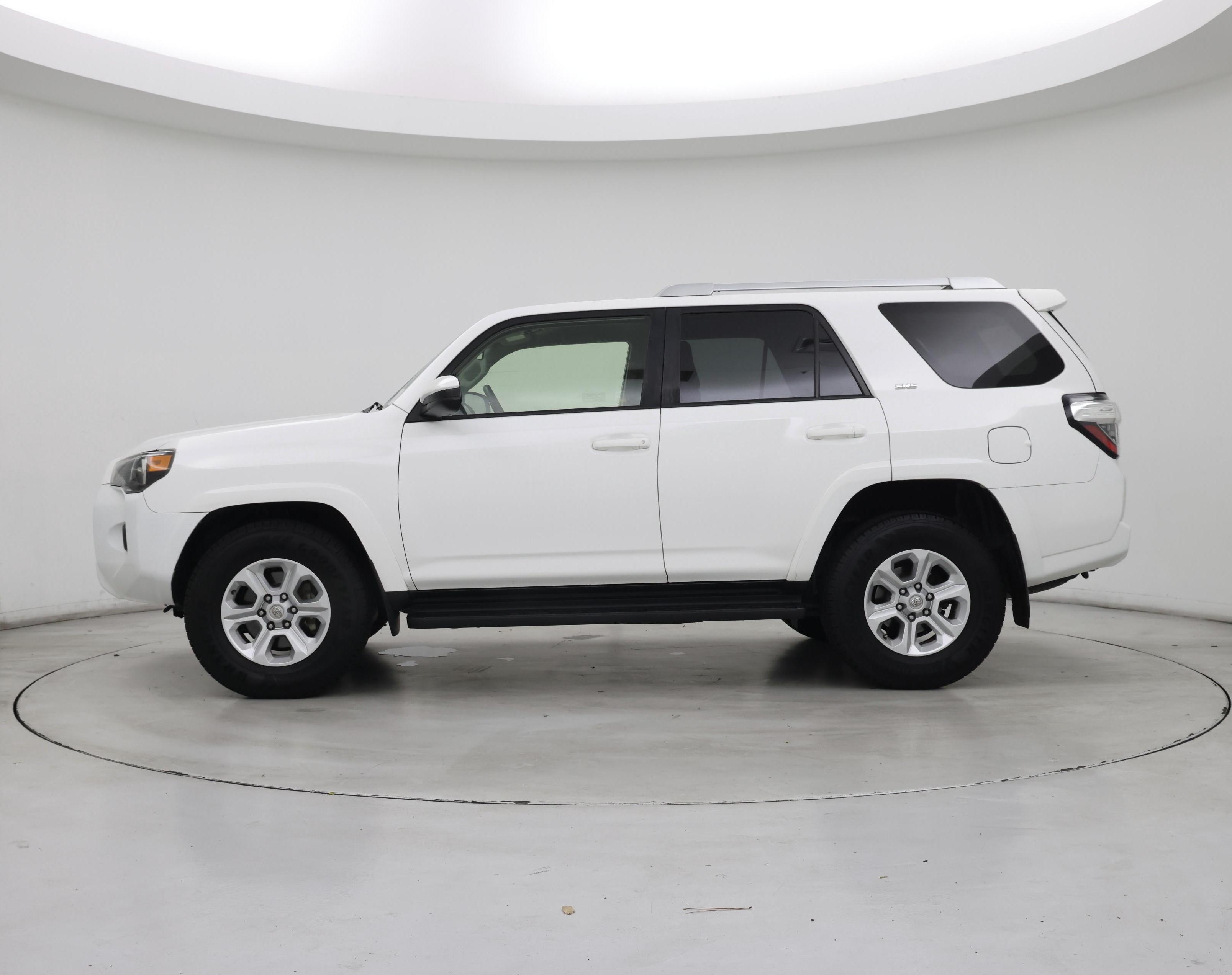 Thumbnail: 2018 Toyota 4Runner - 3