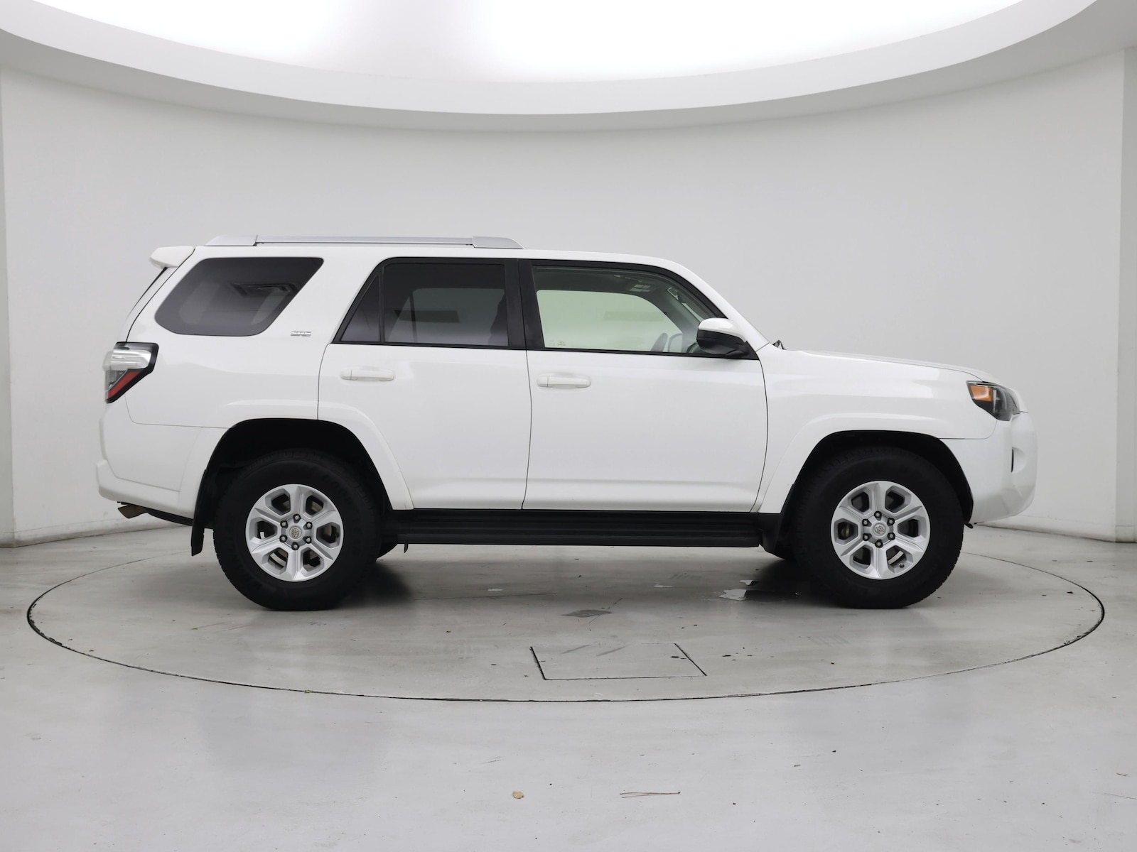 2018 Toyota 4Runner SR5 - Photo 8