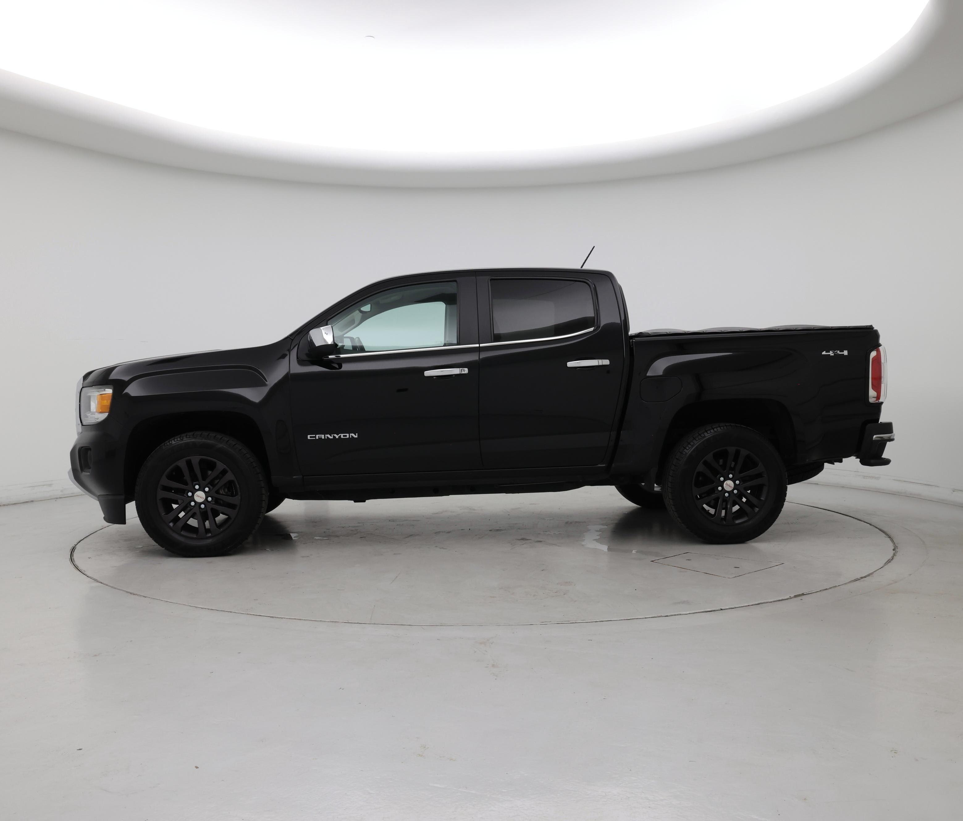 Thumbnail: 2016 GMC Canyon - 3