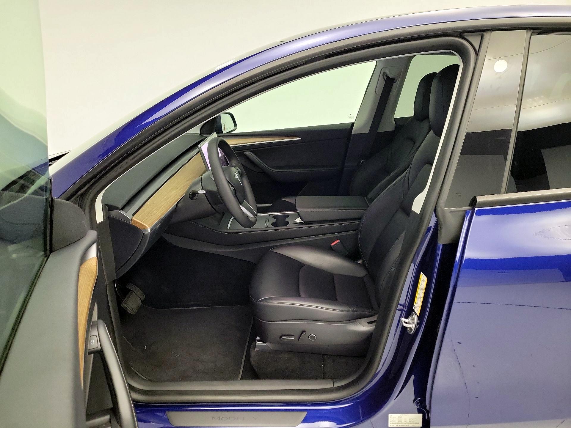 Thumbnail: 2023 Tesla Model Y - 11