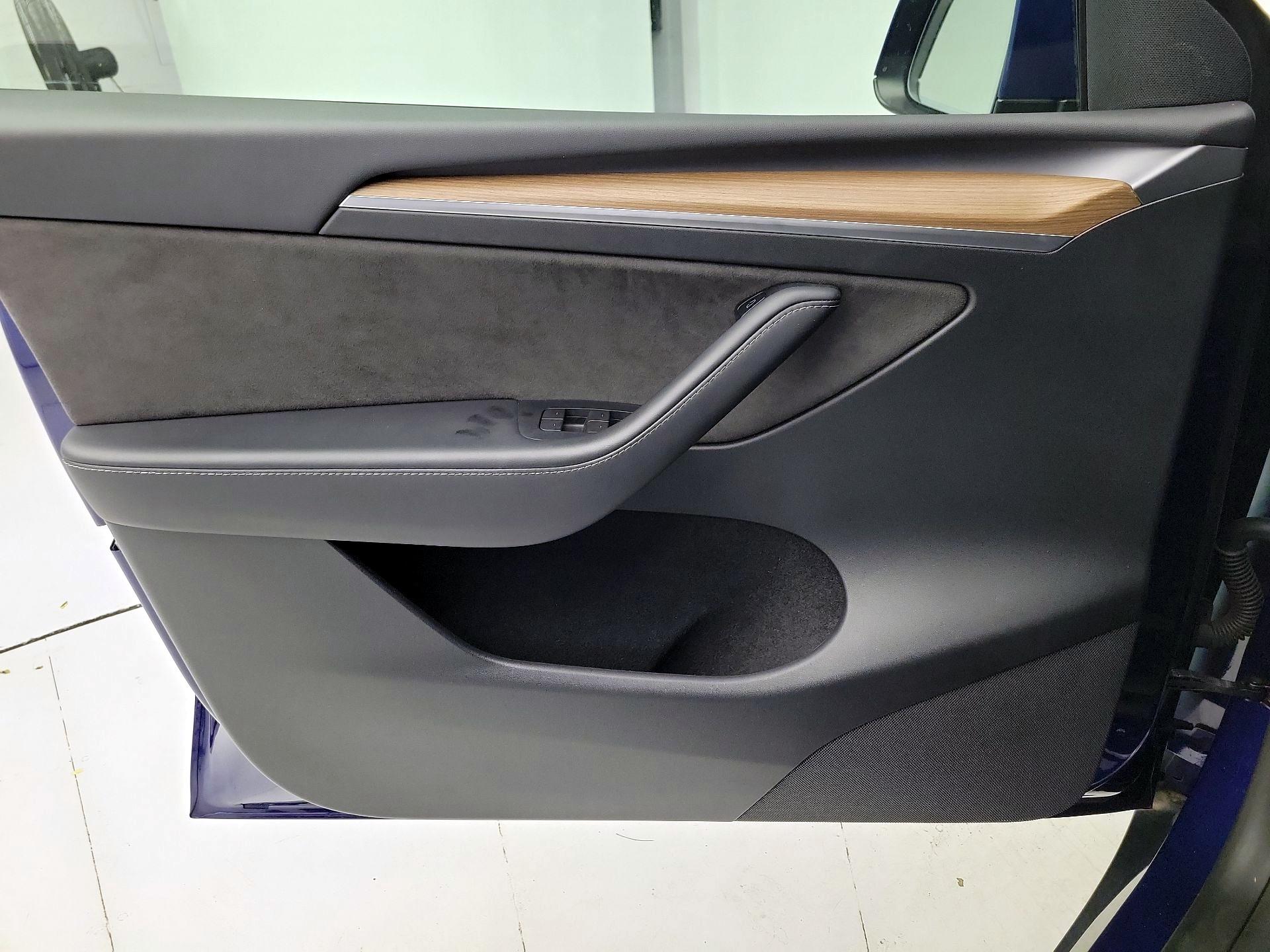 Thumbnail: 2023 Tesla Model Y - 12