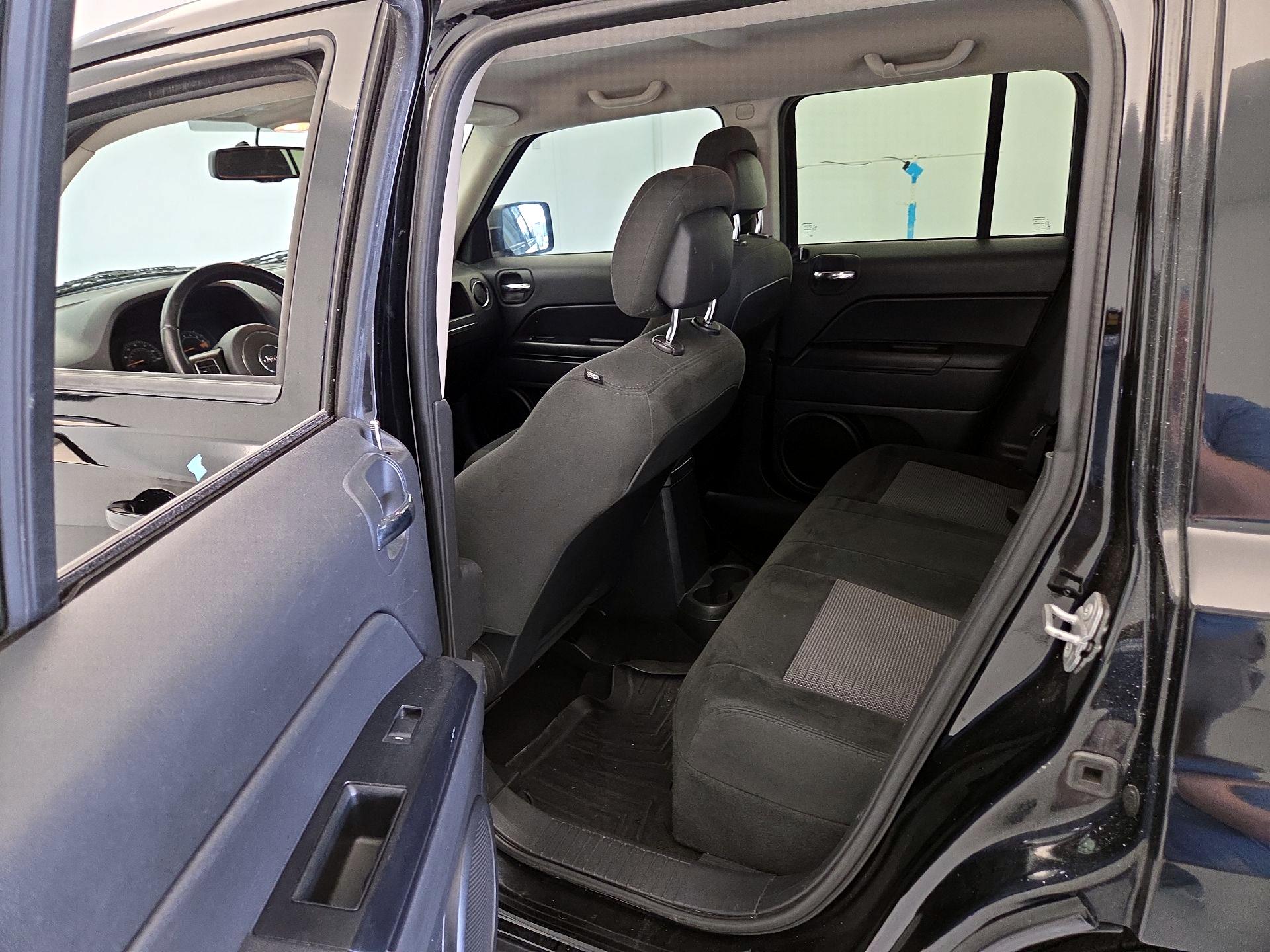 Thumbnail: 2016 Jeep Patriot - 18
