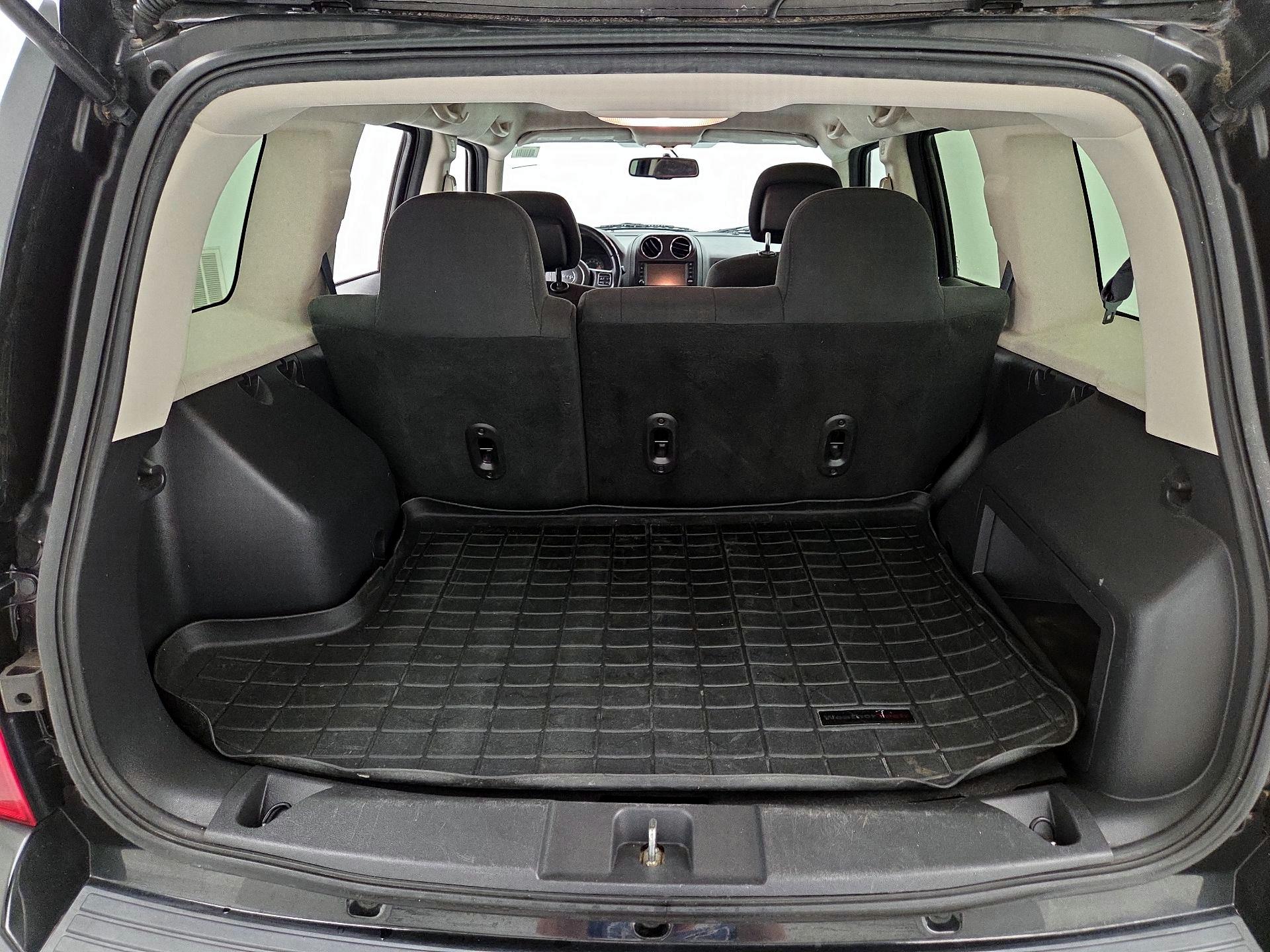 Thumbnail: 2016 Jeep Patriot - 19
