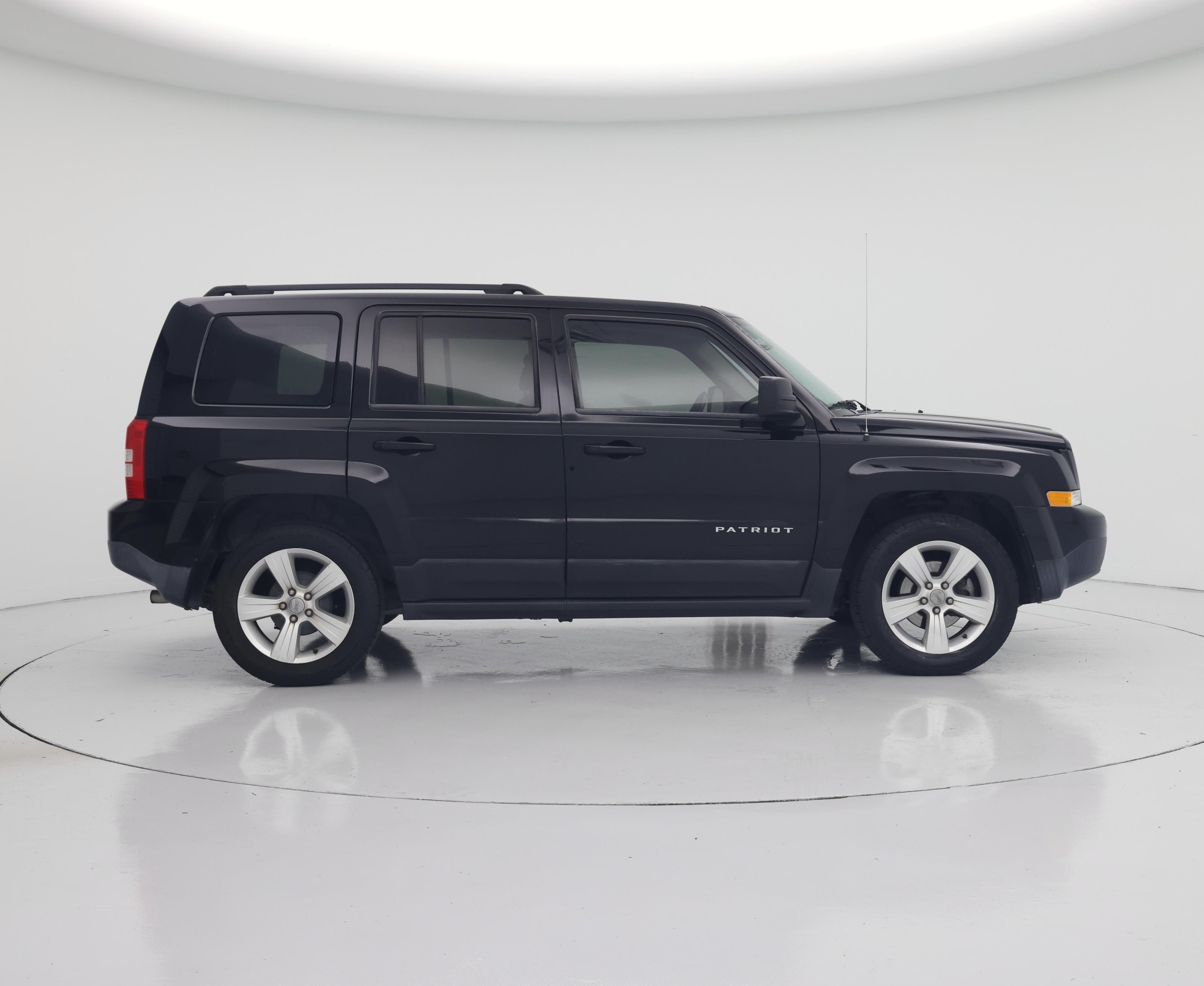 Thumbnail: 2016 Jeep Patriot - 7