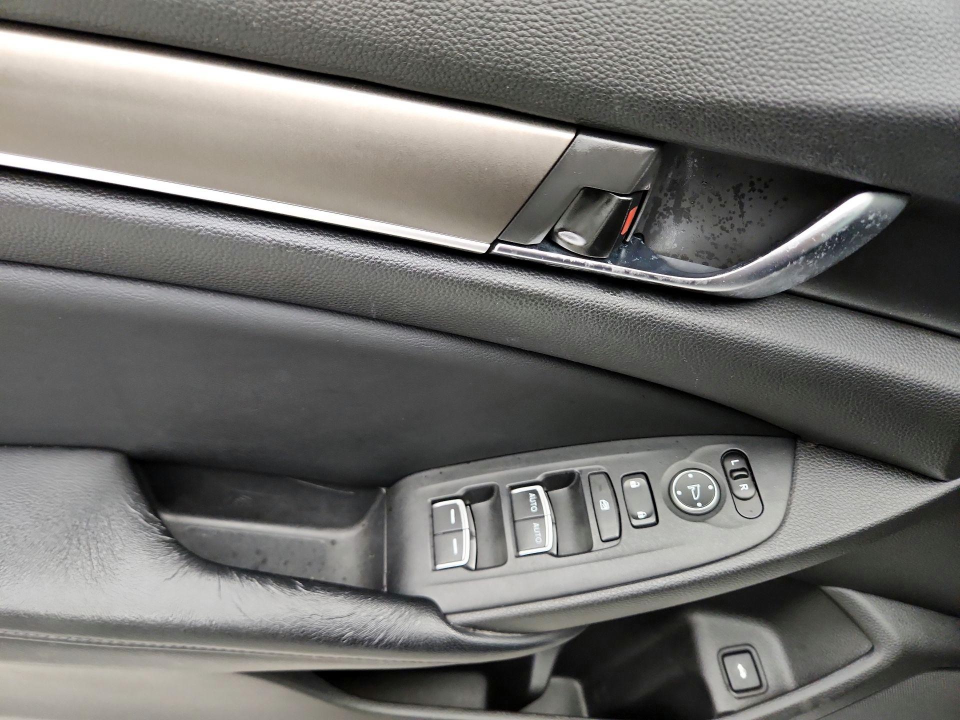 Thumbnail: 2018 Honda Accord - 12