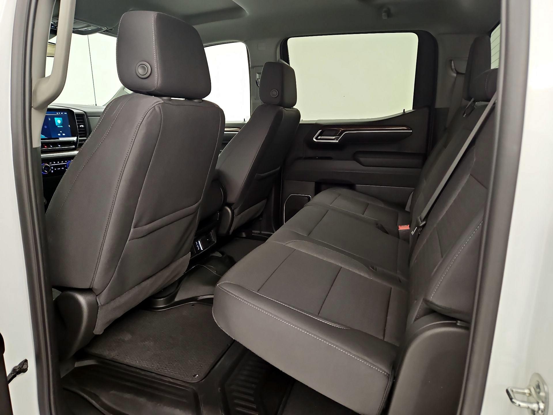 Thumbnail: 2025 Chevrolet Silverado 1500 - 19