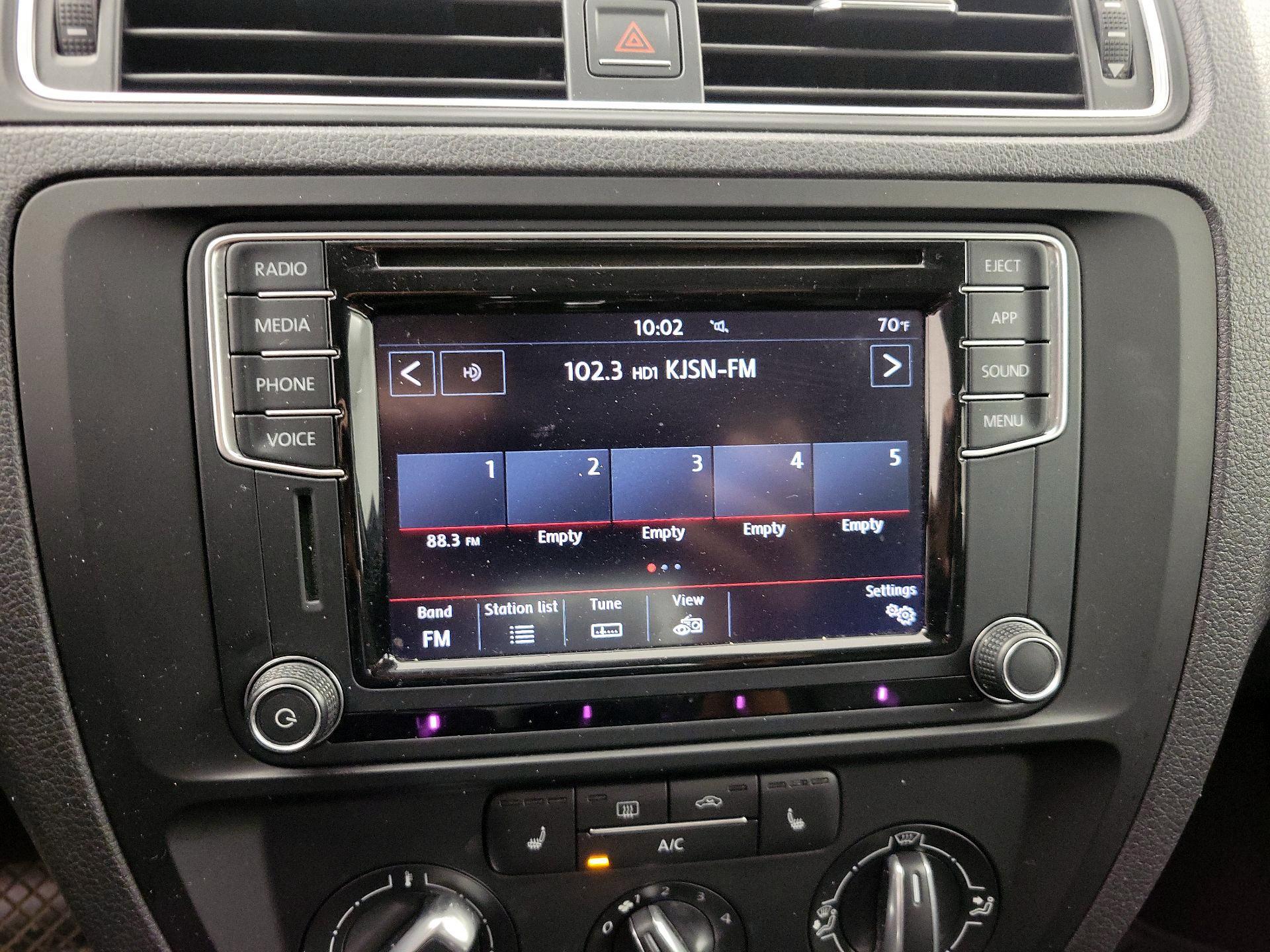 Thumbnail: 2018 Volkswagen Jetta - 15