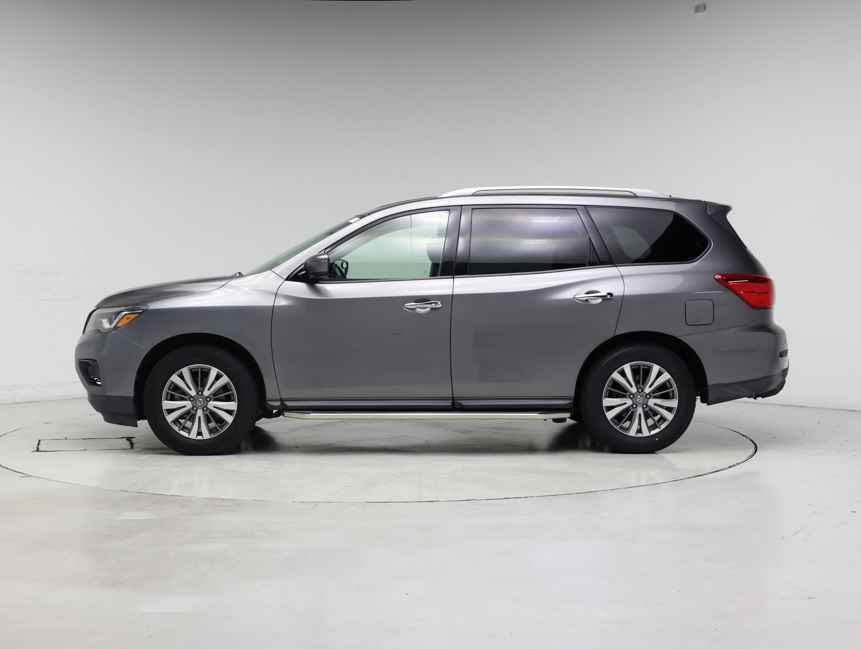 Thumbnail: 2018 Nissan Pathfinder - 3