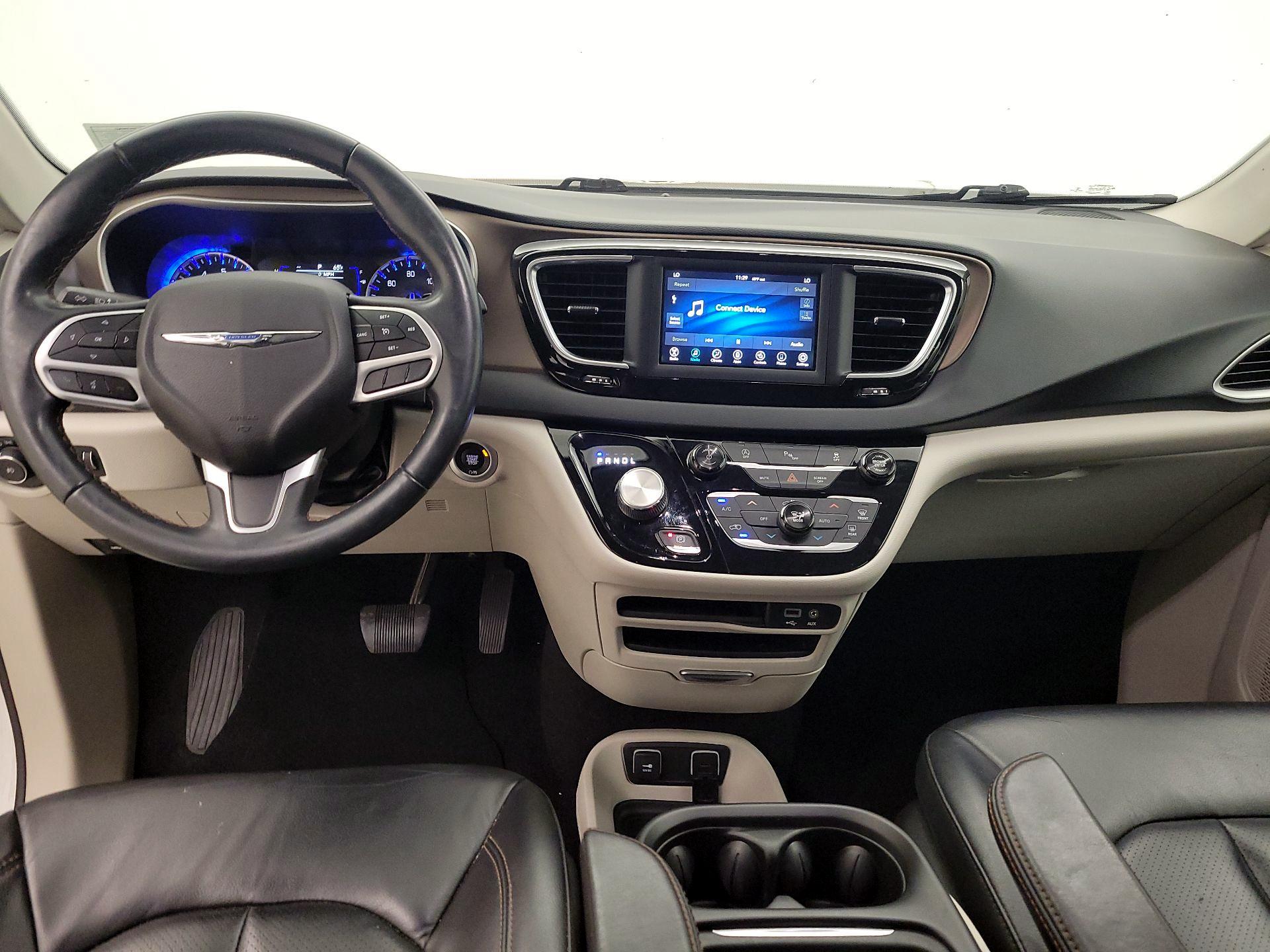 Thumbnail: 2020 Chrysler Pacifica - 9