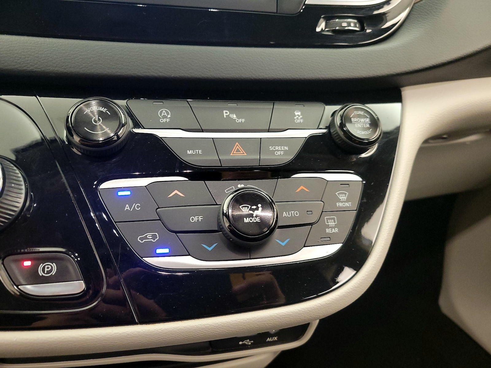 2020 Chrysler Pacifica Touring L Plus - Photo 17