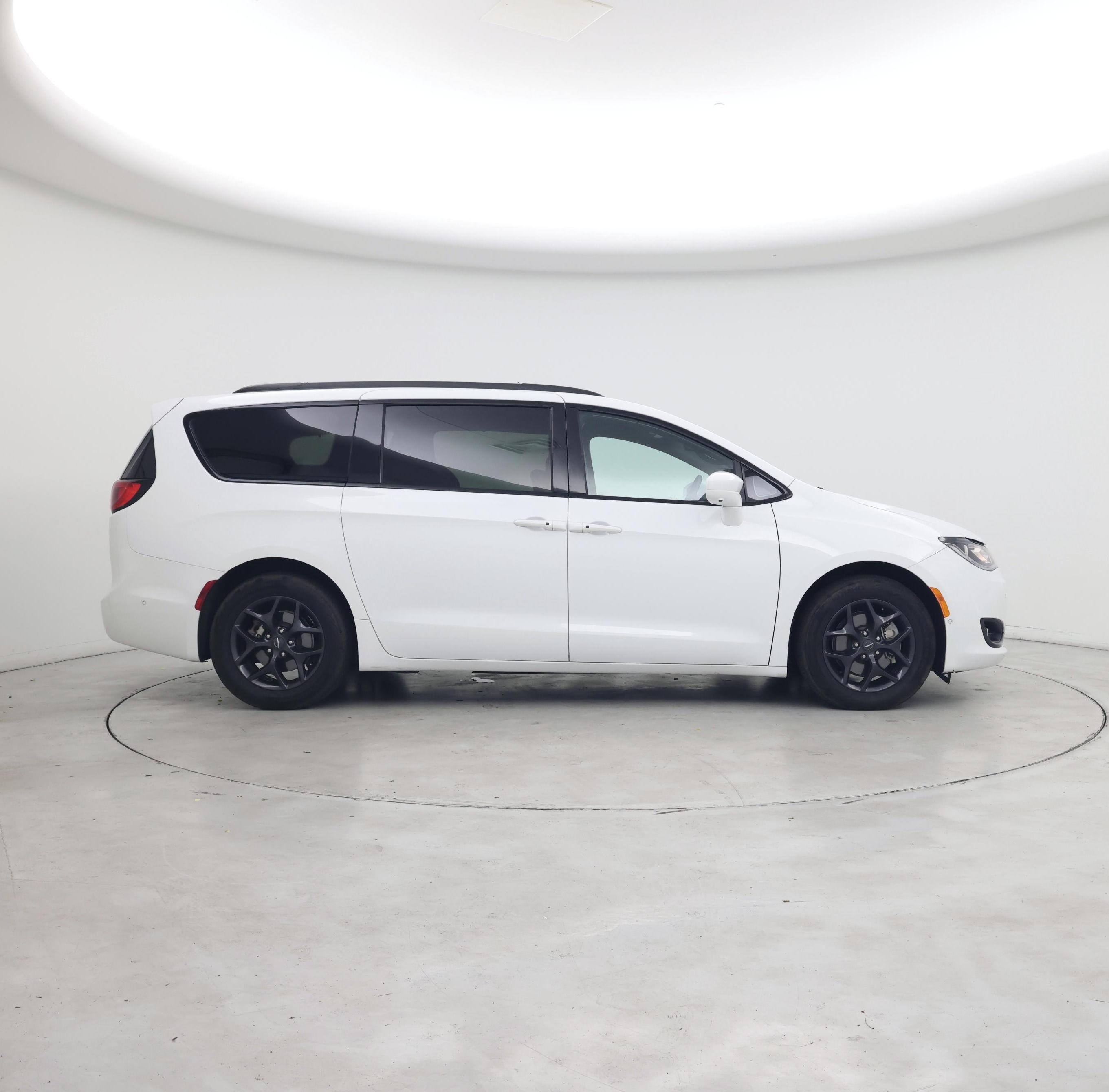 Thumbnail: 2020 Chrysler Pacifica - 7