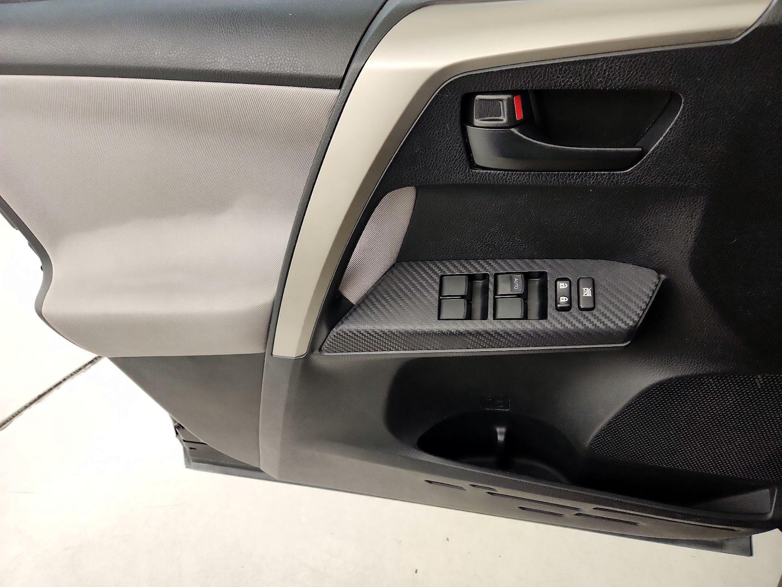 2014 Toyota RAV4 LE - Photo 13