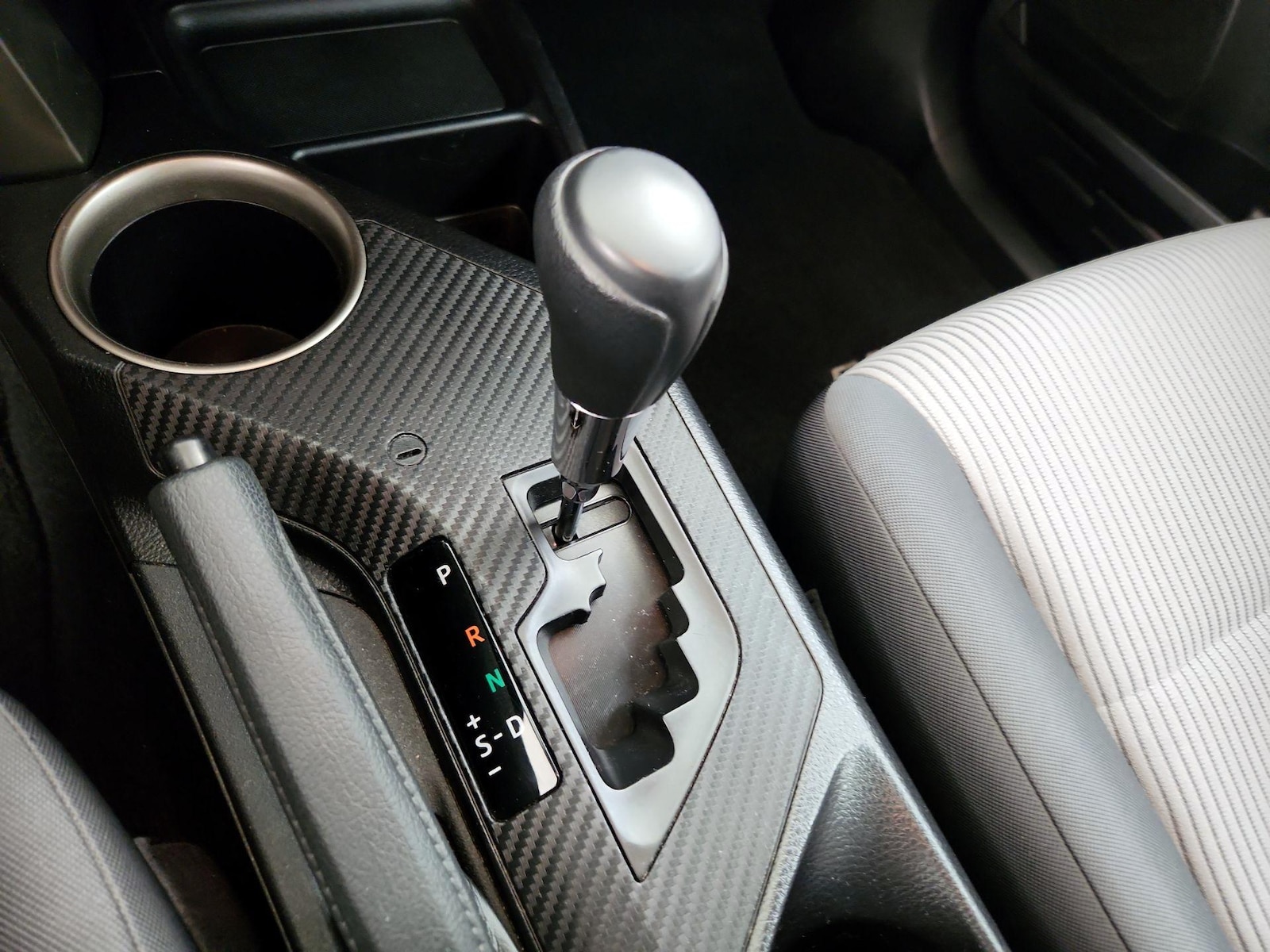 2014 Toyota RAV4 LE - Photo 18