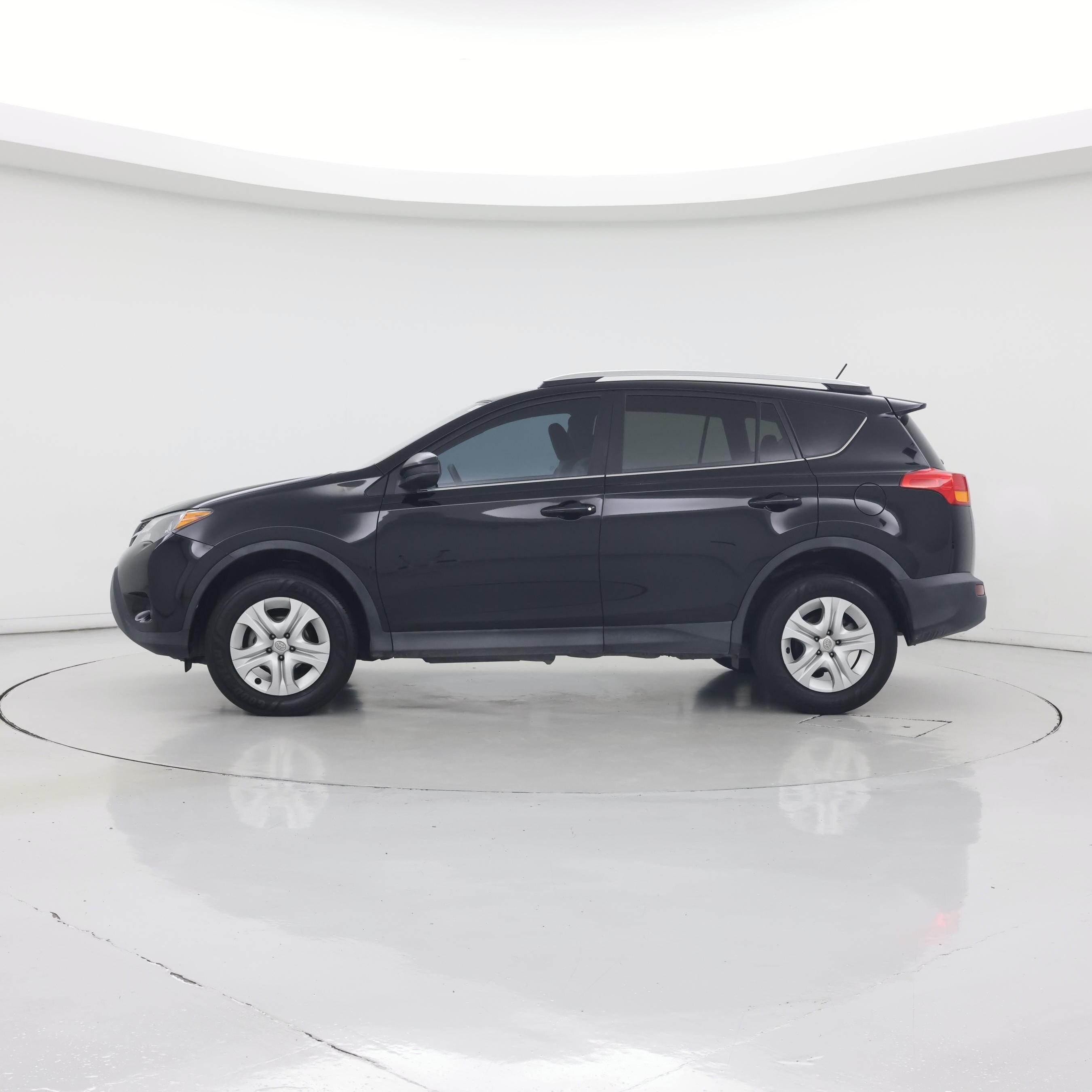 Thumbnail: 2014 Toyota RAV4 - 3