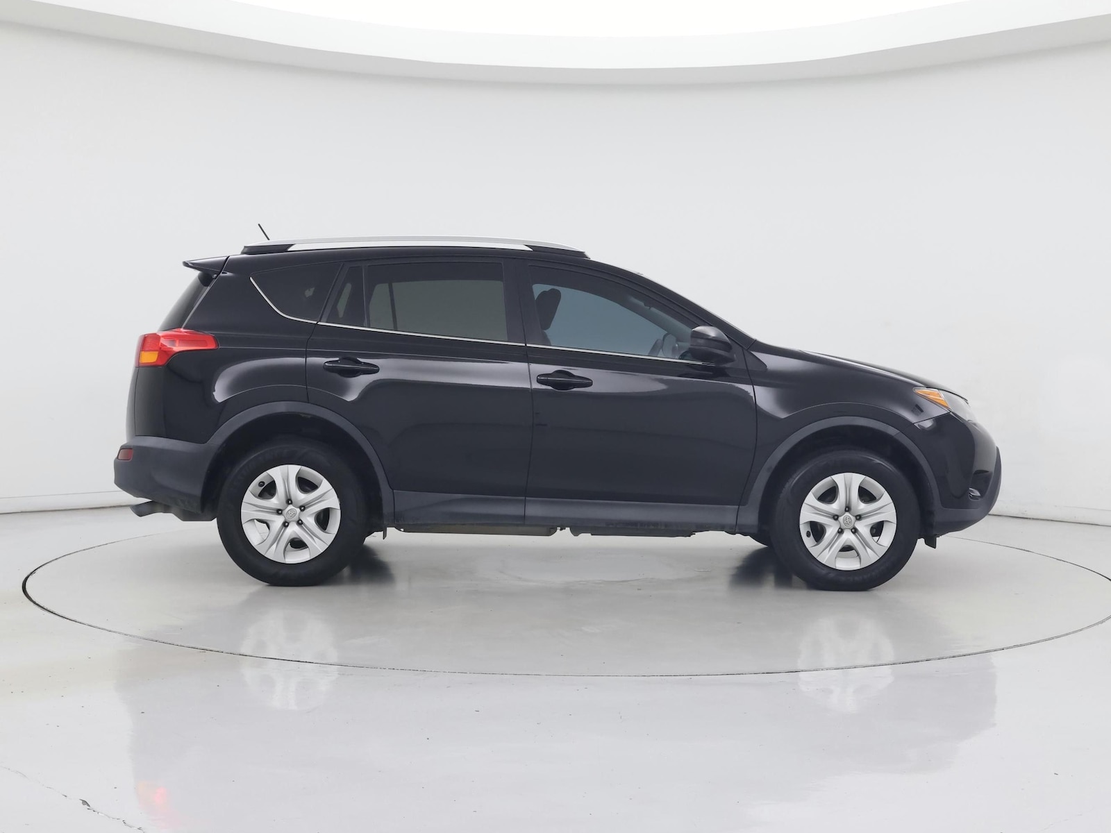 2014 Toyota RAV4 LE - Photo 8