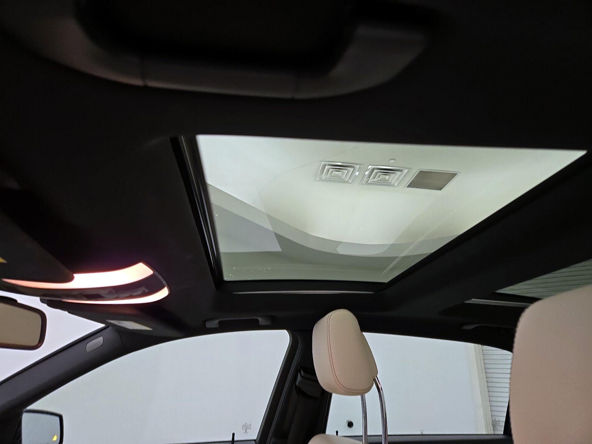 Thumbnail: 2016 Mercedes-Benz E-Class - 20