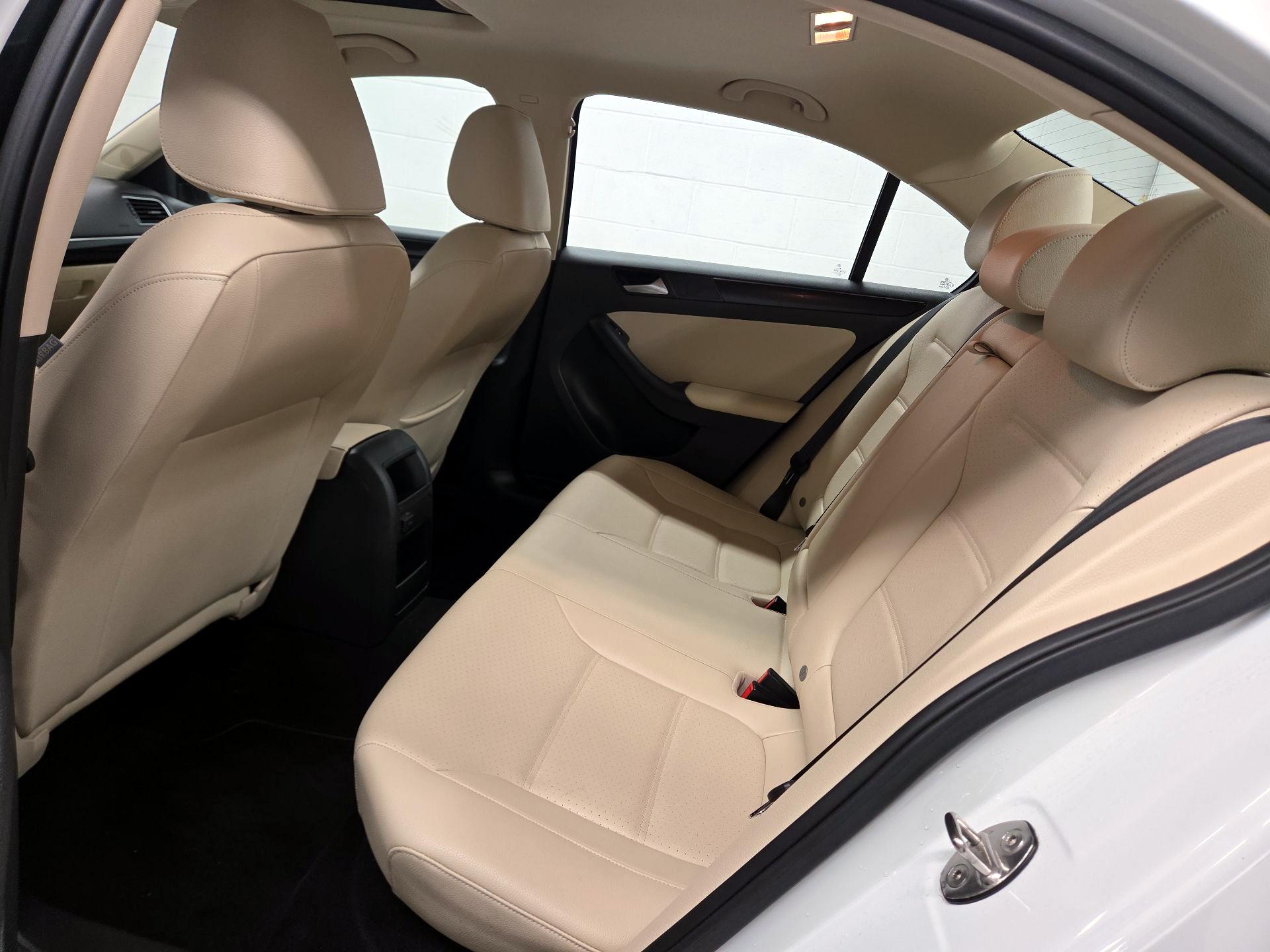 Thumbnail: 2017 Volkswagen Jetta - 20