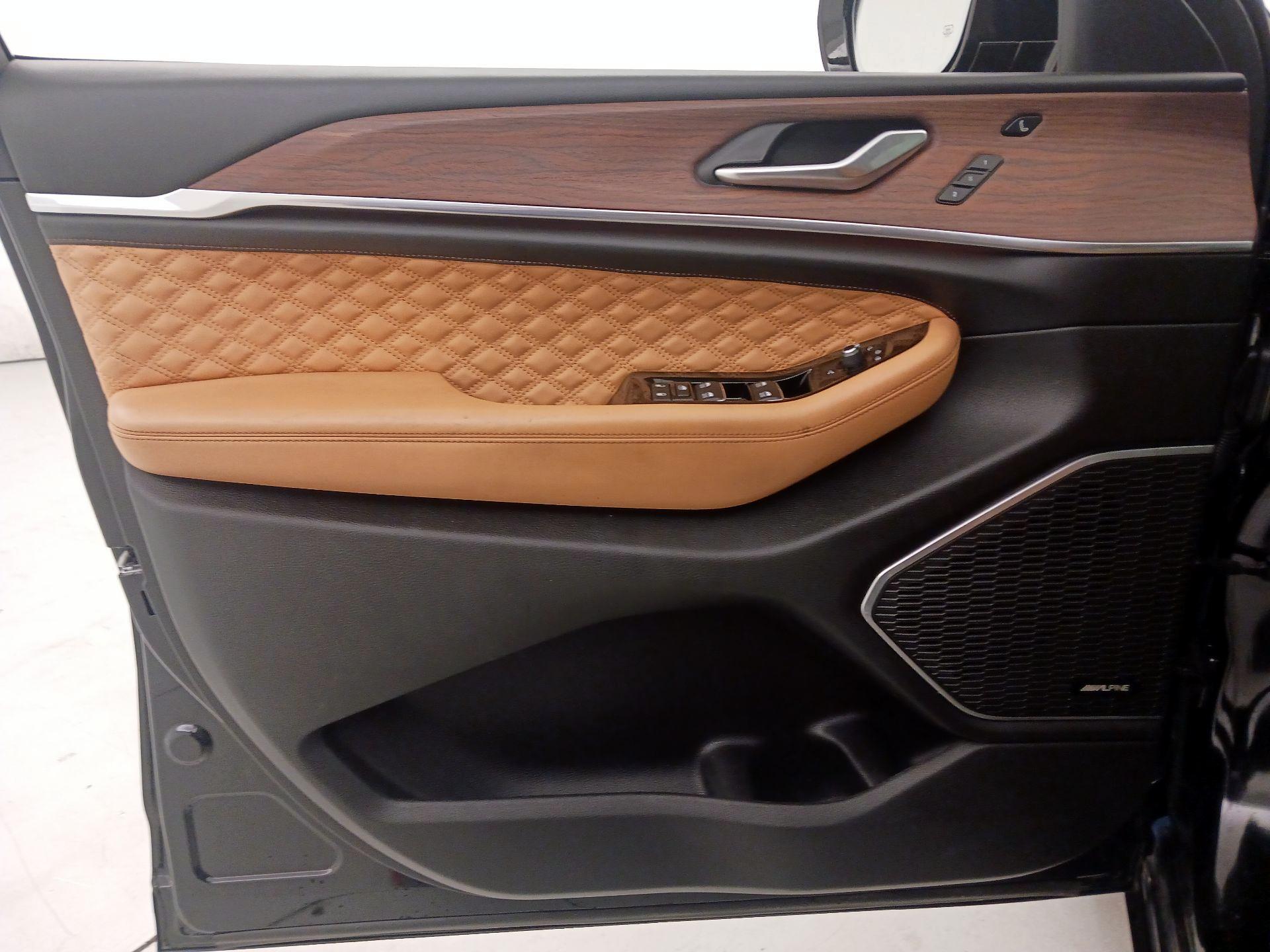 Thumbnail: 2023 Jeep Grand Cherokee - 12