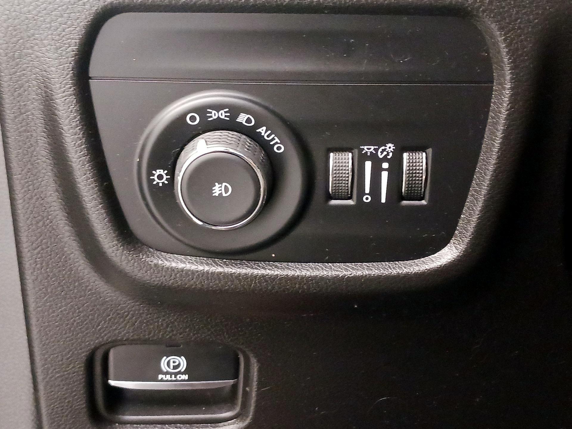 Thumbnail: 2023 Jeep Grand Cherokee - 13