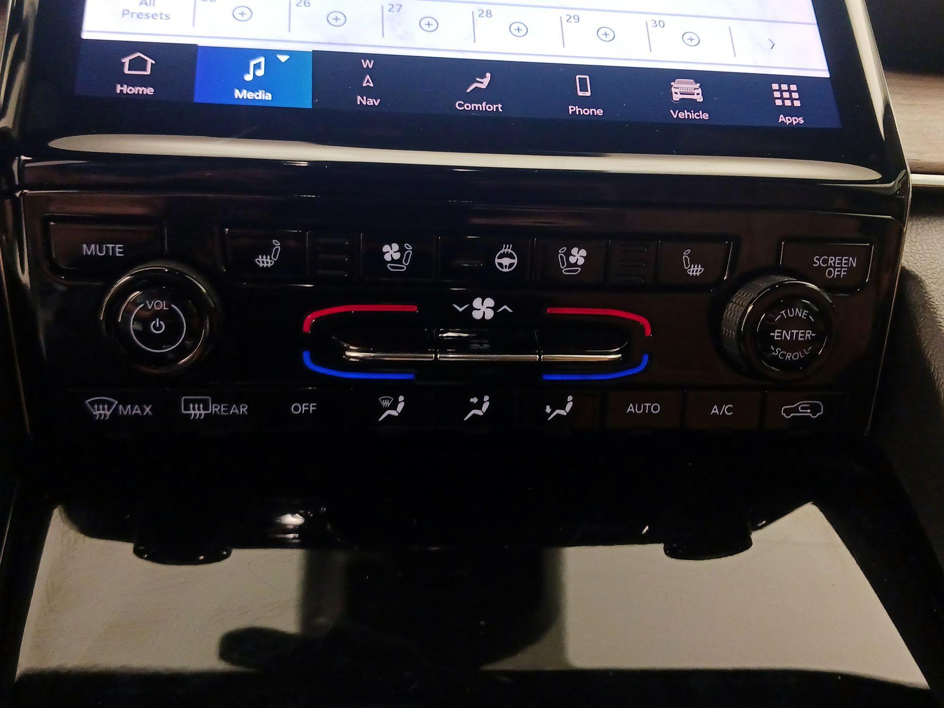 Thumbnail: 2023 Jeep Grand Cherokee - 17