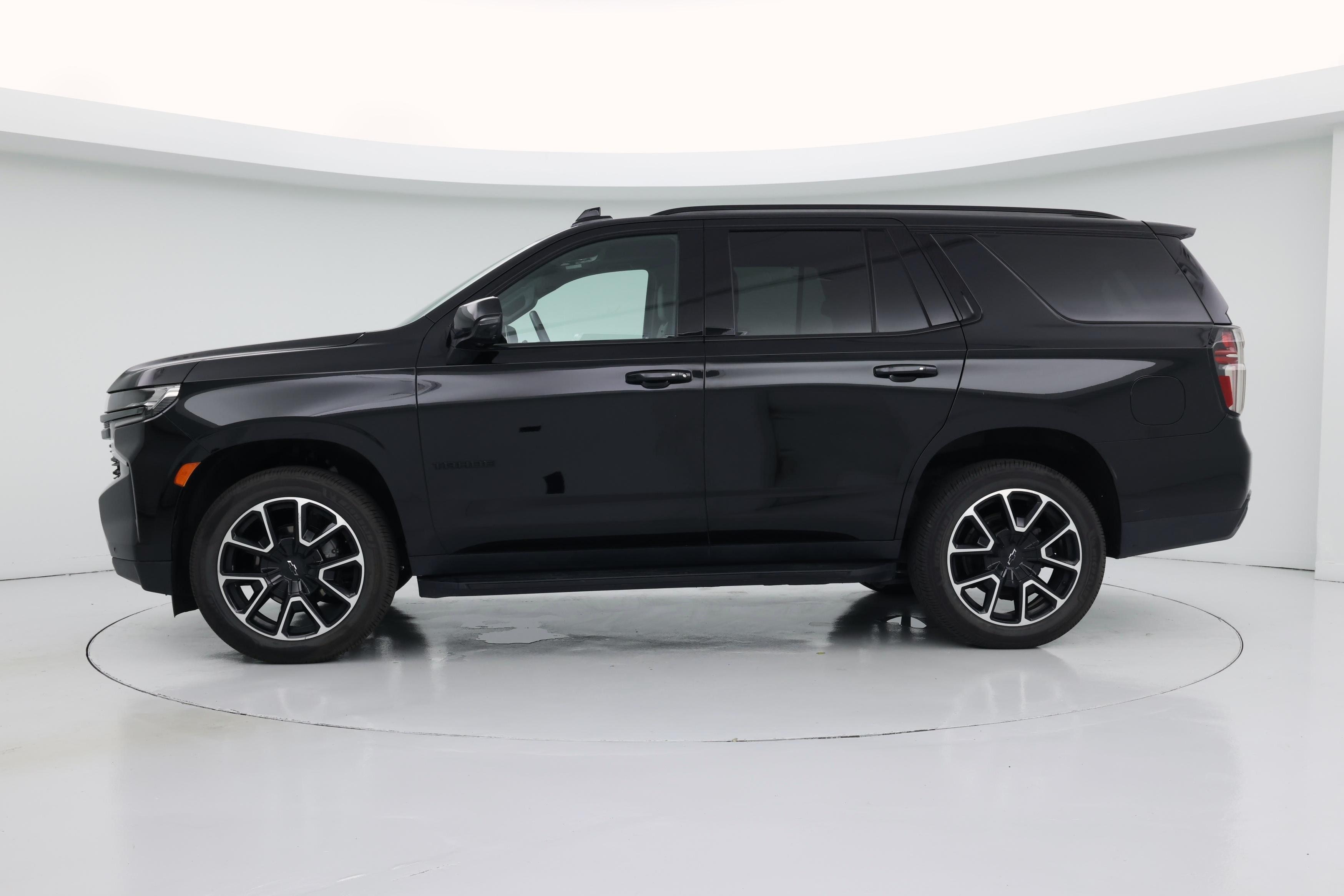 Thumbnail: 2022 Chevrolet Tahoe - 3