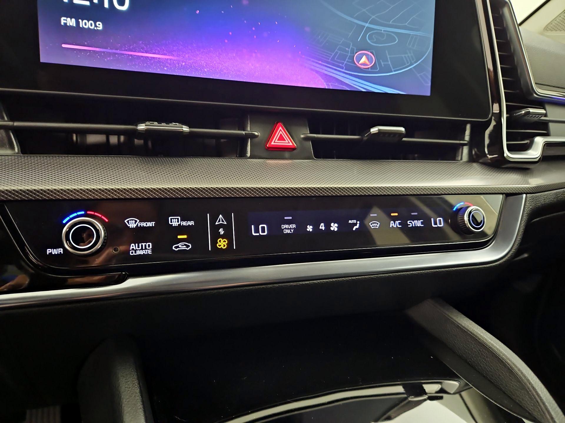 Thumbnail: 2023 Kia Sportage - 17