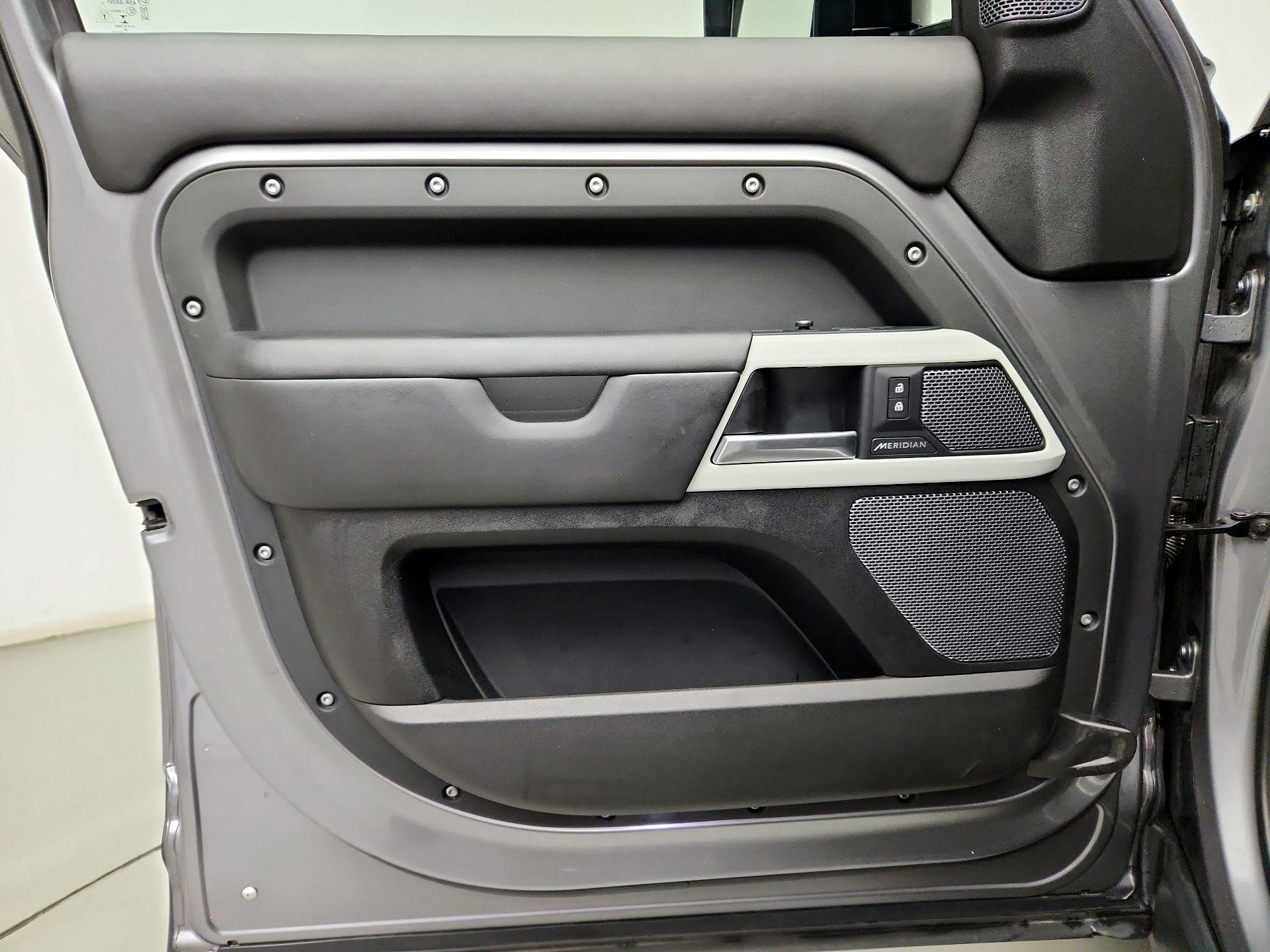 Thumbnail: 2020 Land Rover Defender - 12