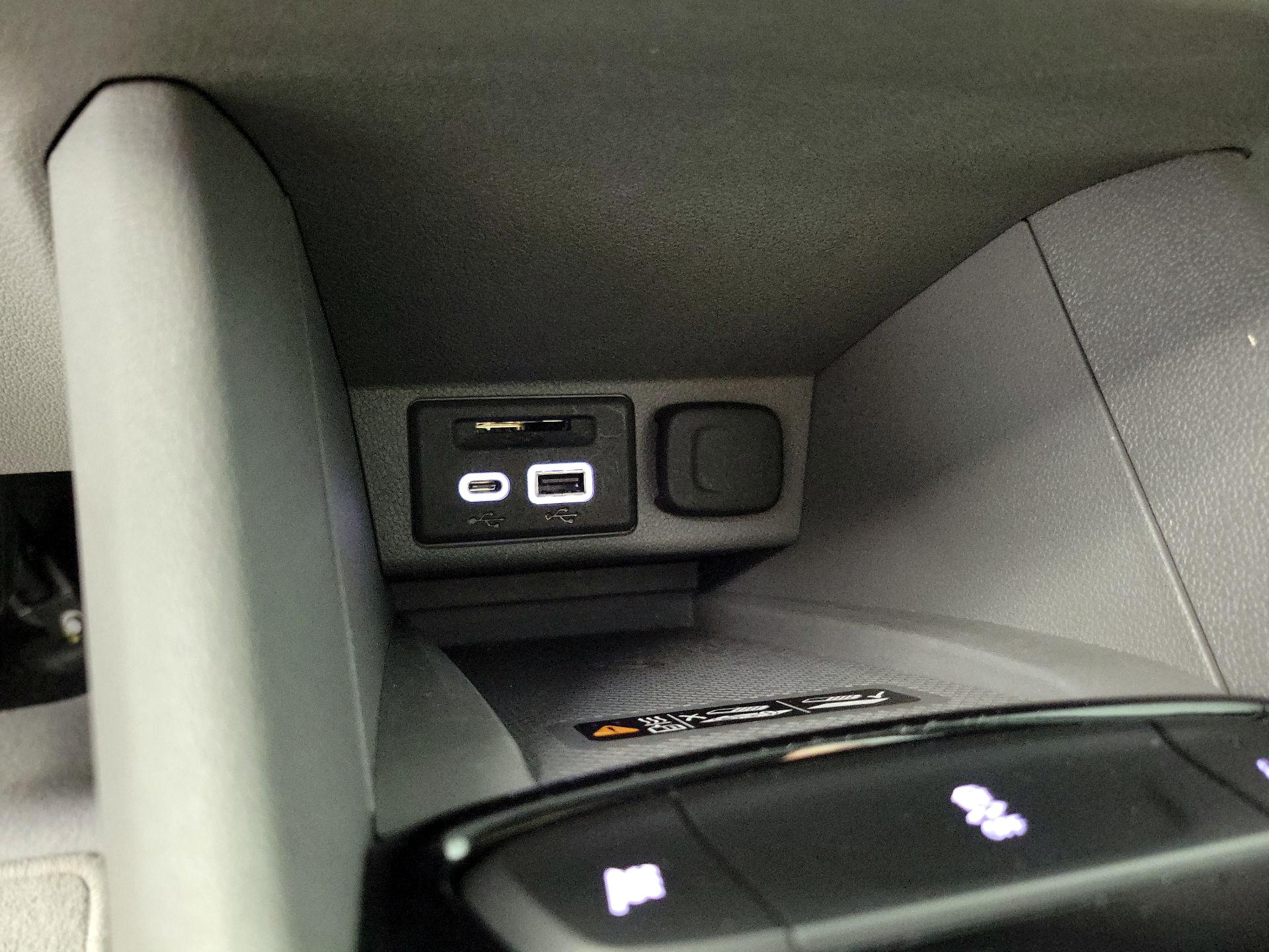 Thumbnail: 2023 Chevrolet Bolt EUV - 18