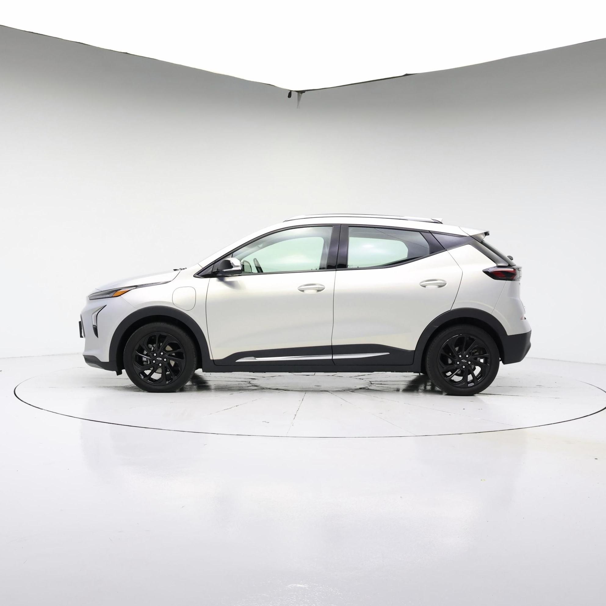 Thumbnail: 2023 Chevrolet Bolt EUV - 3