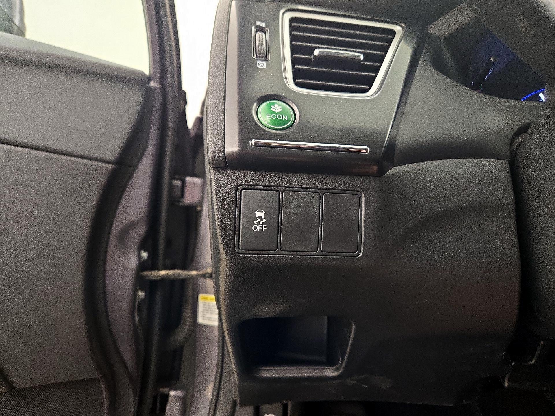 Thumbnail: 2015 Honda Civic - 13