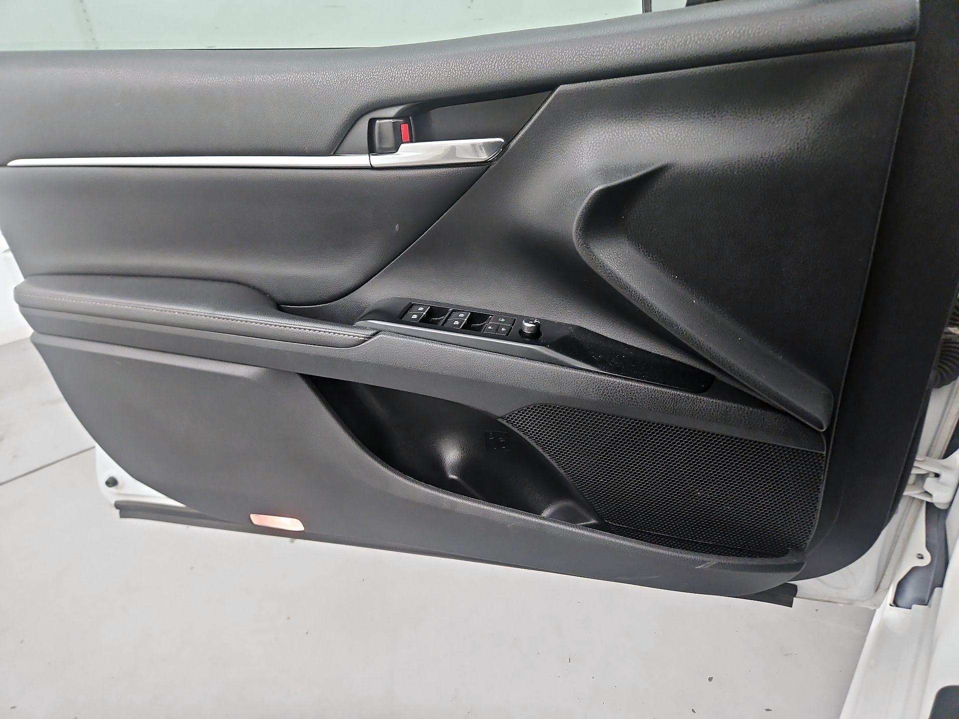 Thumbnail: 2020 Toyota Camry - 12