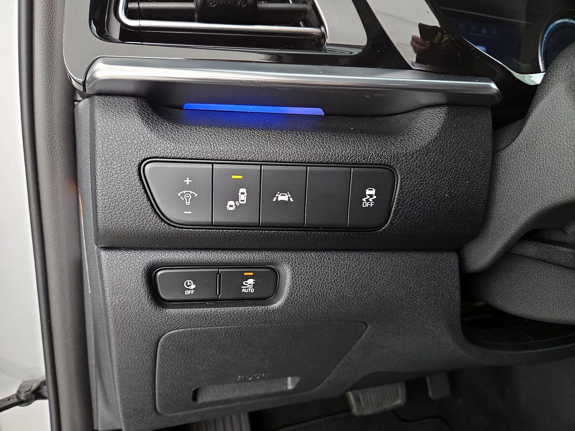 Thumbnail: 2021 Kia Niro - 13