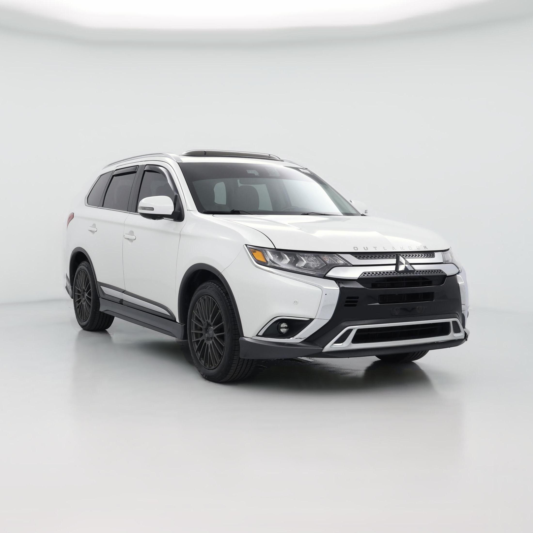 Thumbnail: 2020 Mitsubishi Outlander - 1