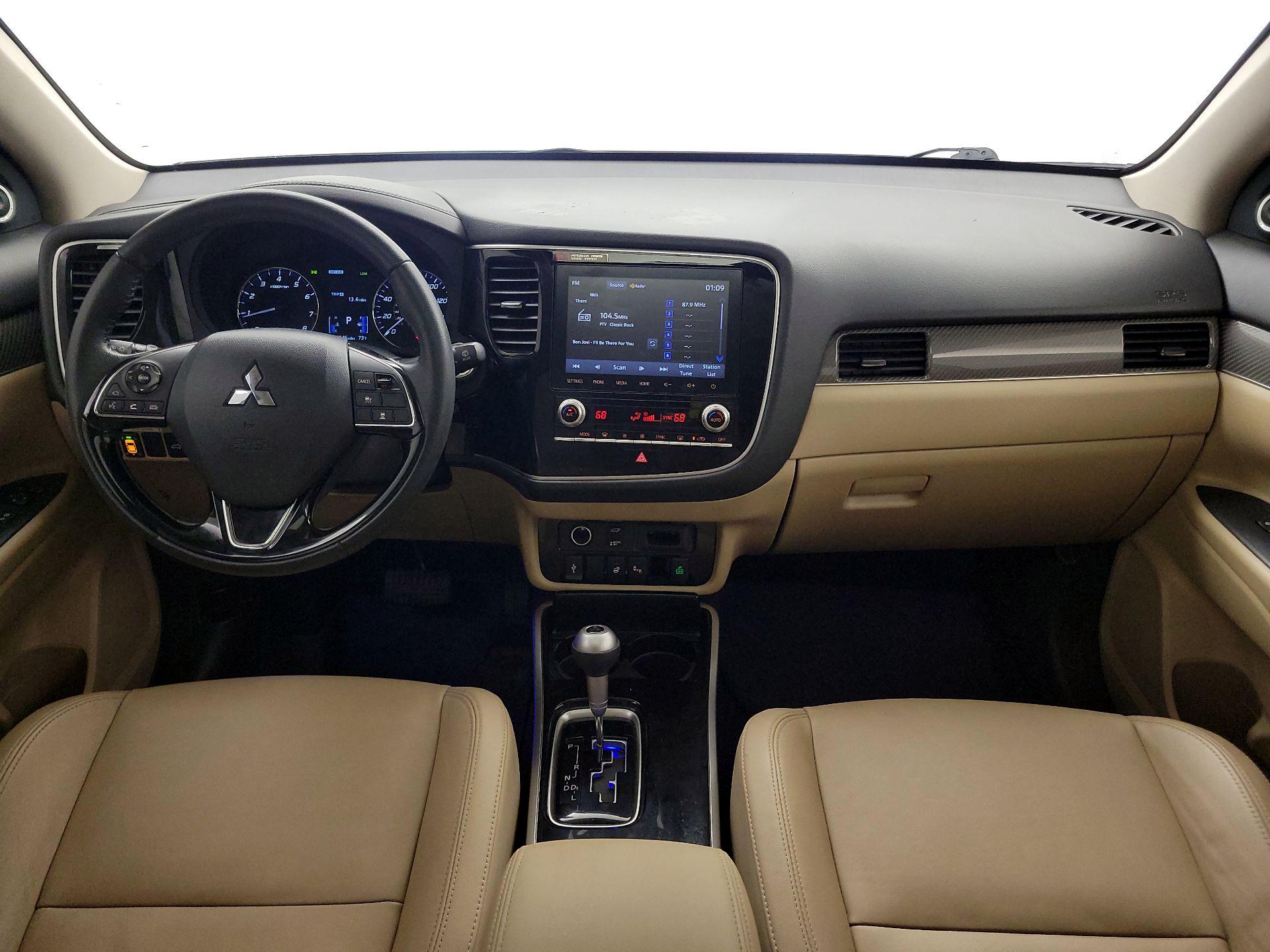 Thumbnail: 2020 Mitsubishi Outlander - 9
