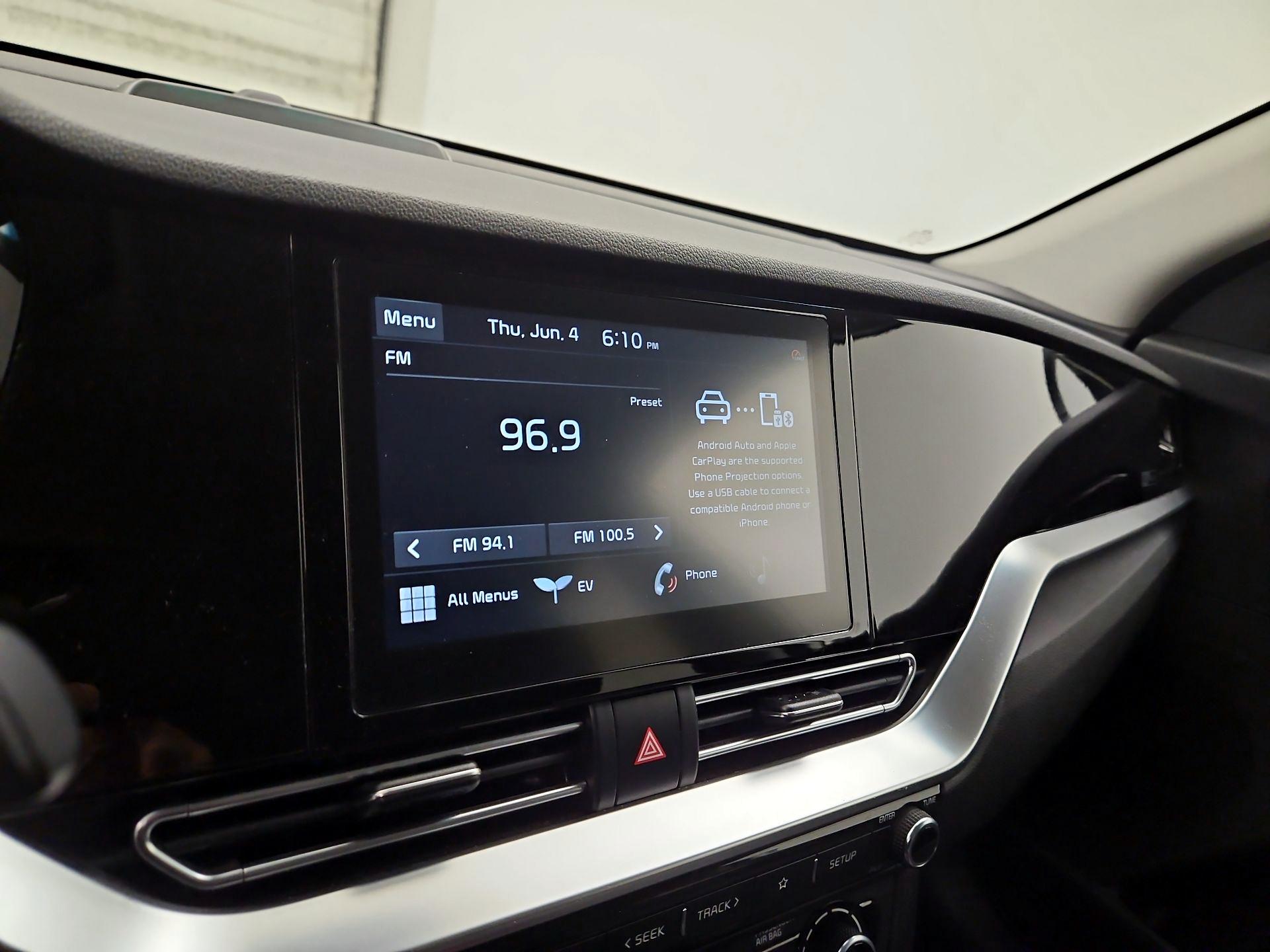 Thumbnail: 2020 Kia Niro - 15