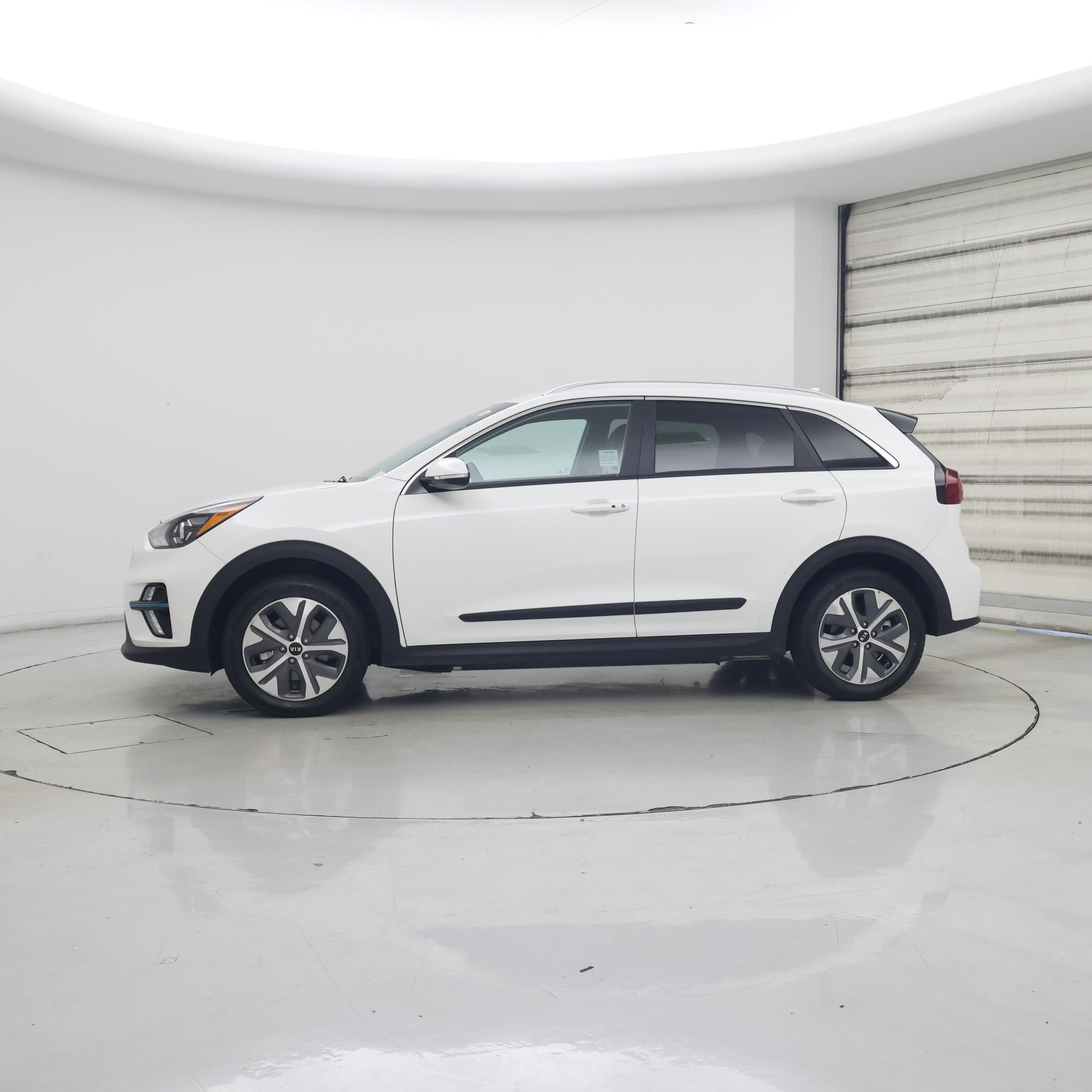 Thumbnail: 2020 Kia Niro - 3
