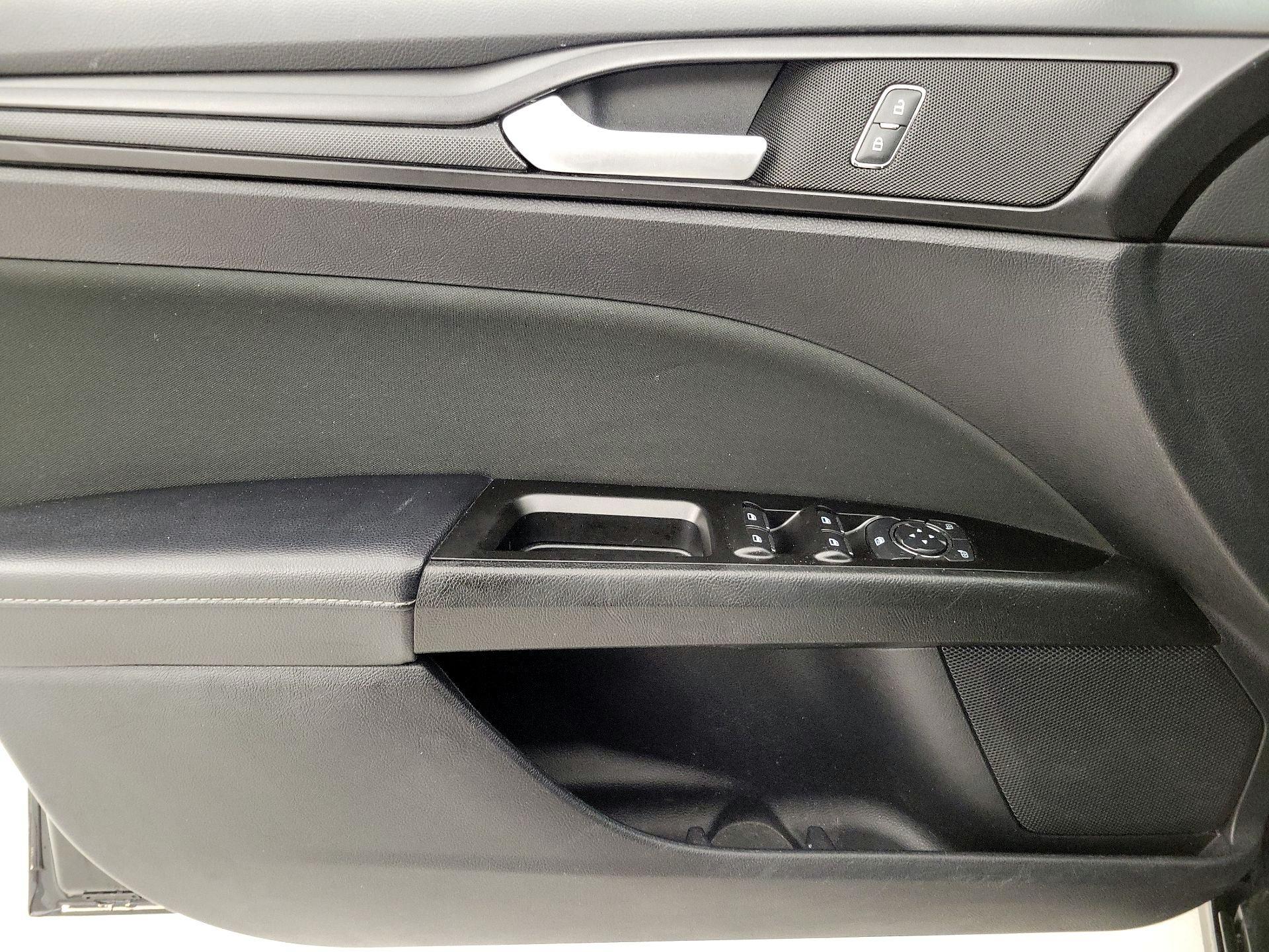 Thumbnail: 2018 Ford Fusion - 12