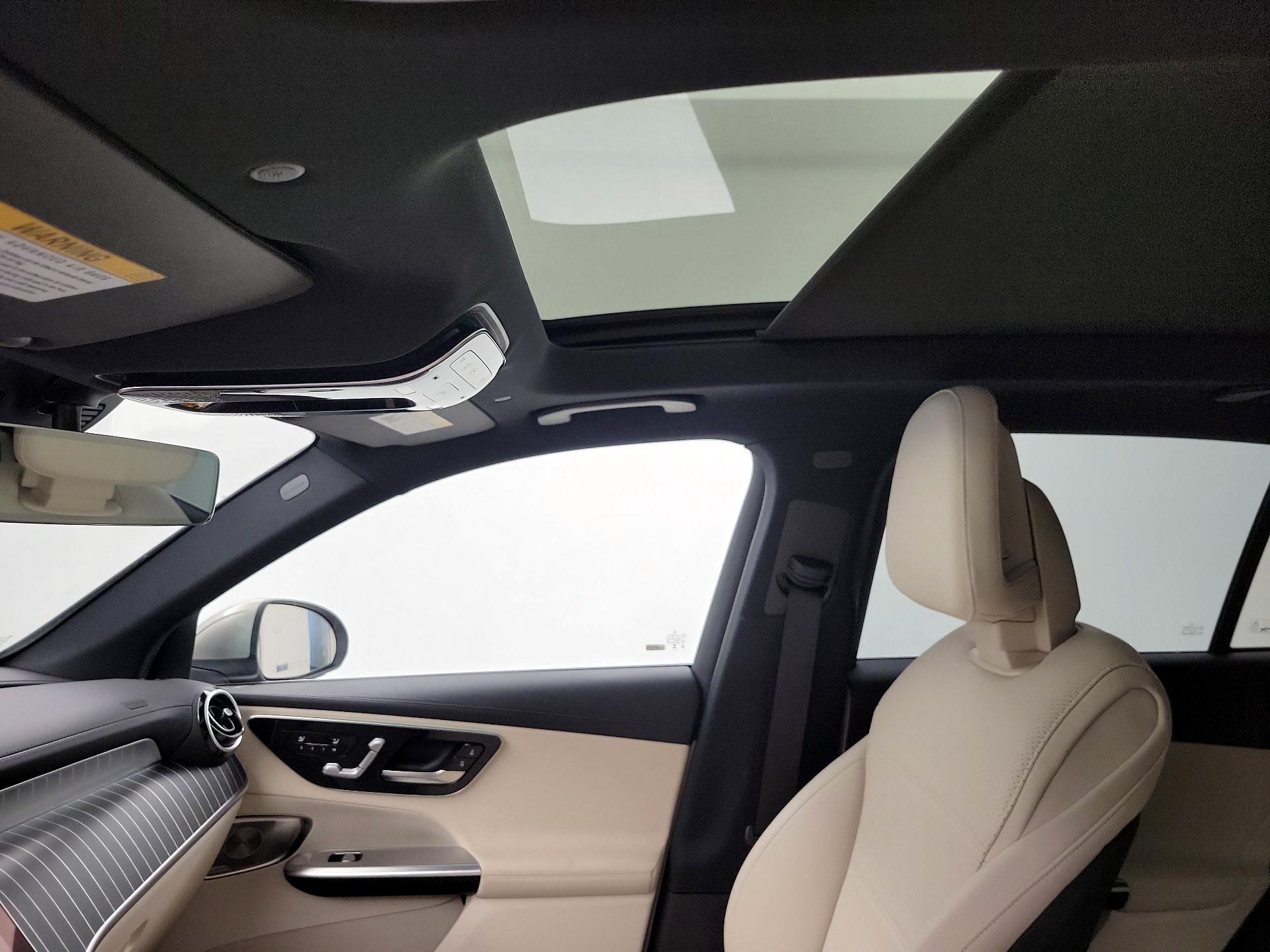 Thumbnail: 2023 Mercedes-Benz GLC - 19
