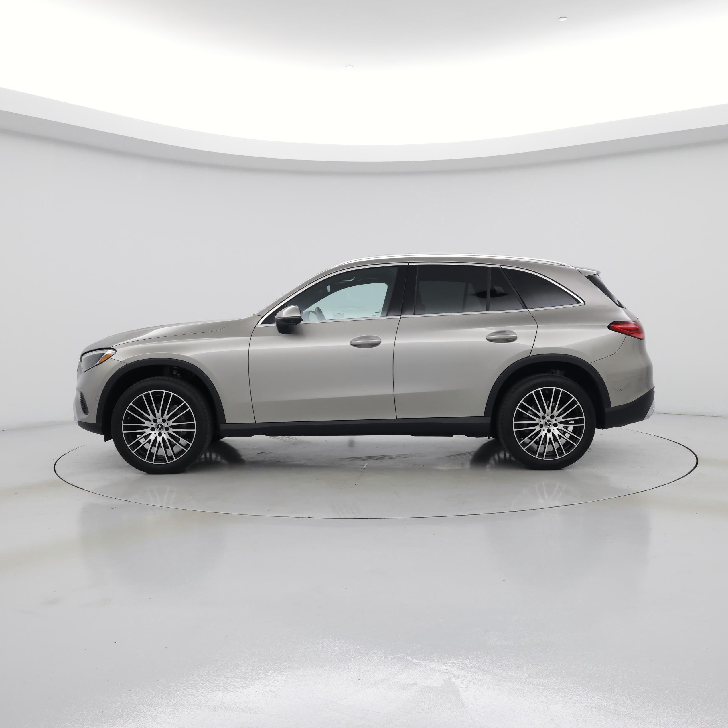 Thumbnail: 2023 Mercedes-Benz GLC - 3