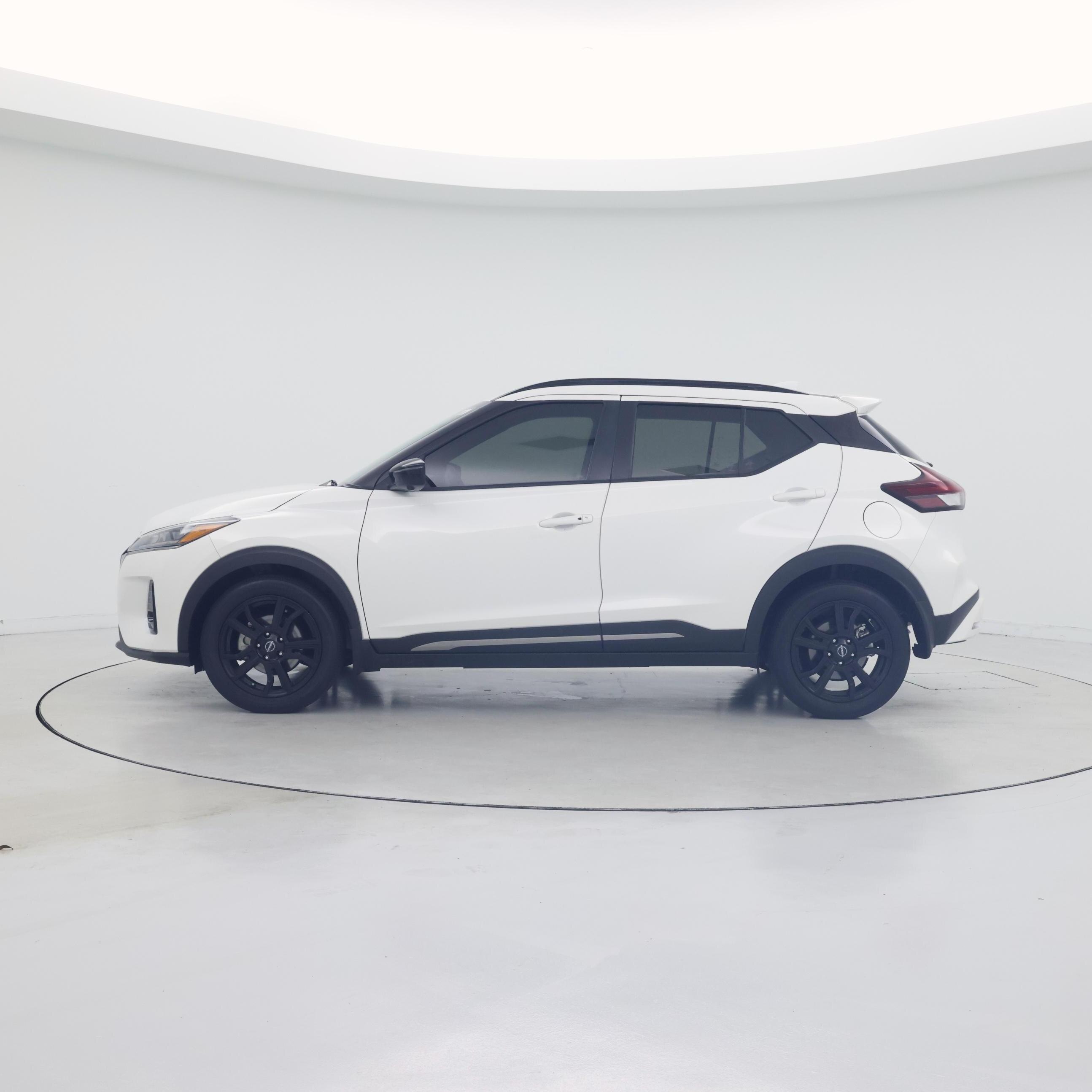 Thumbnail: 2024 Nissan Kicks - 3