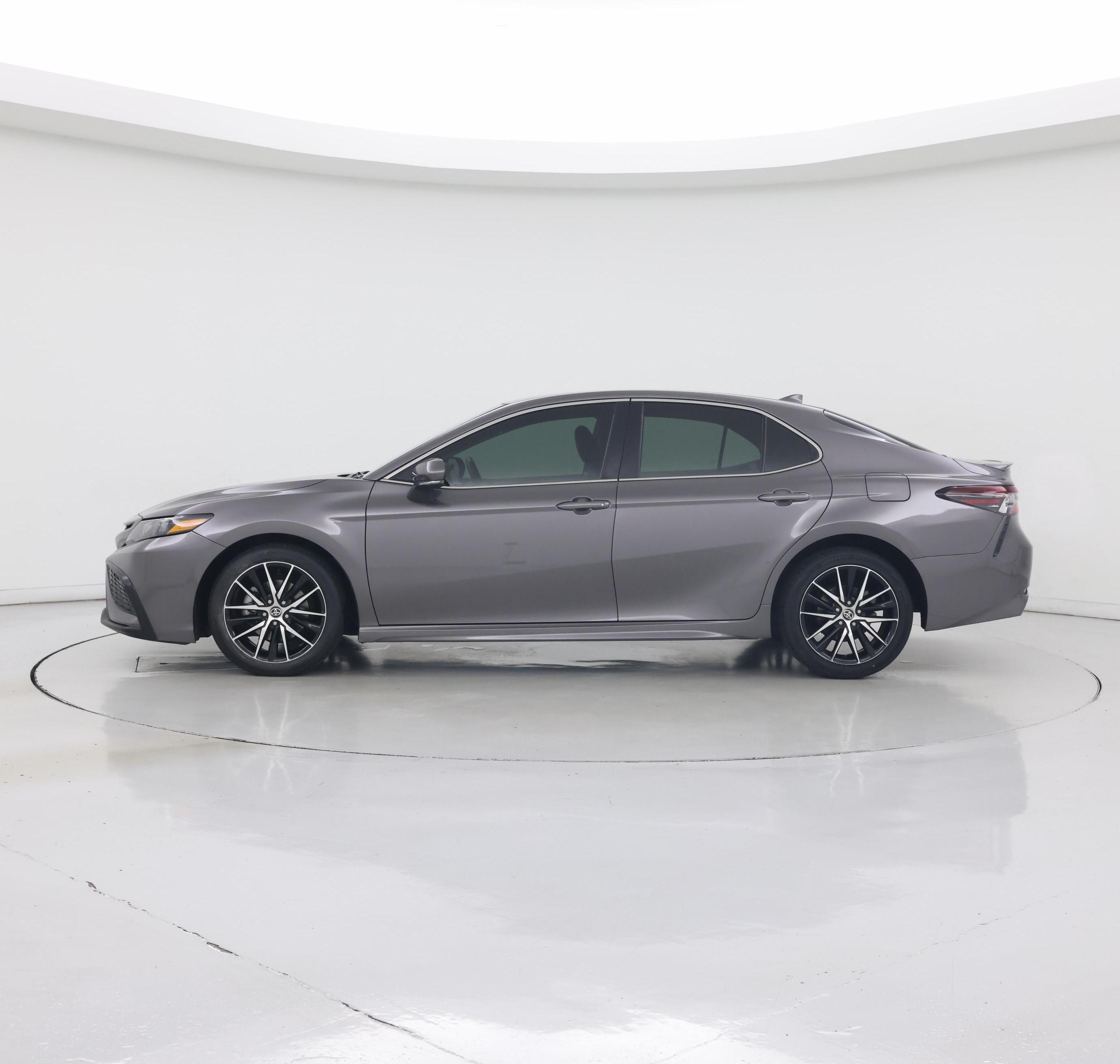Thumbnail: 2022 Toyota Camry - 3