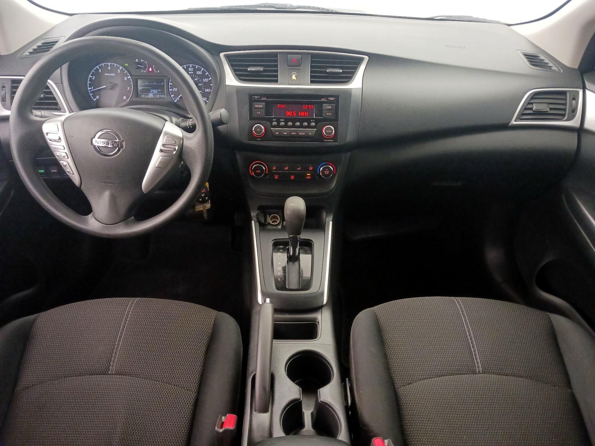 Thumbnail: 2016 Nissan Sentra - 9