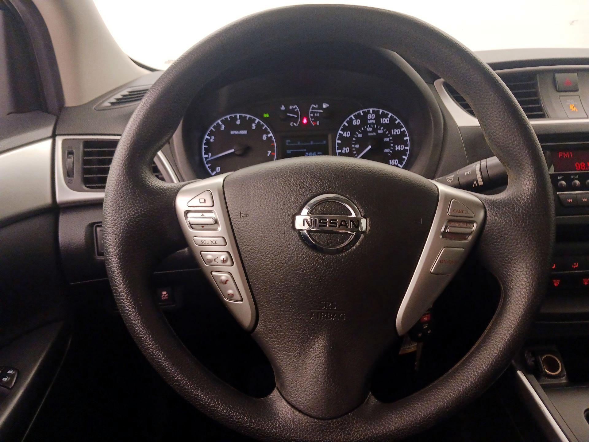Thumbnail: 2016 Nissan Sentra - 10