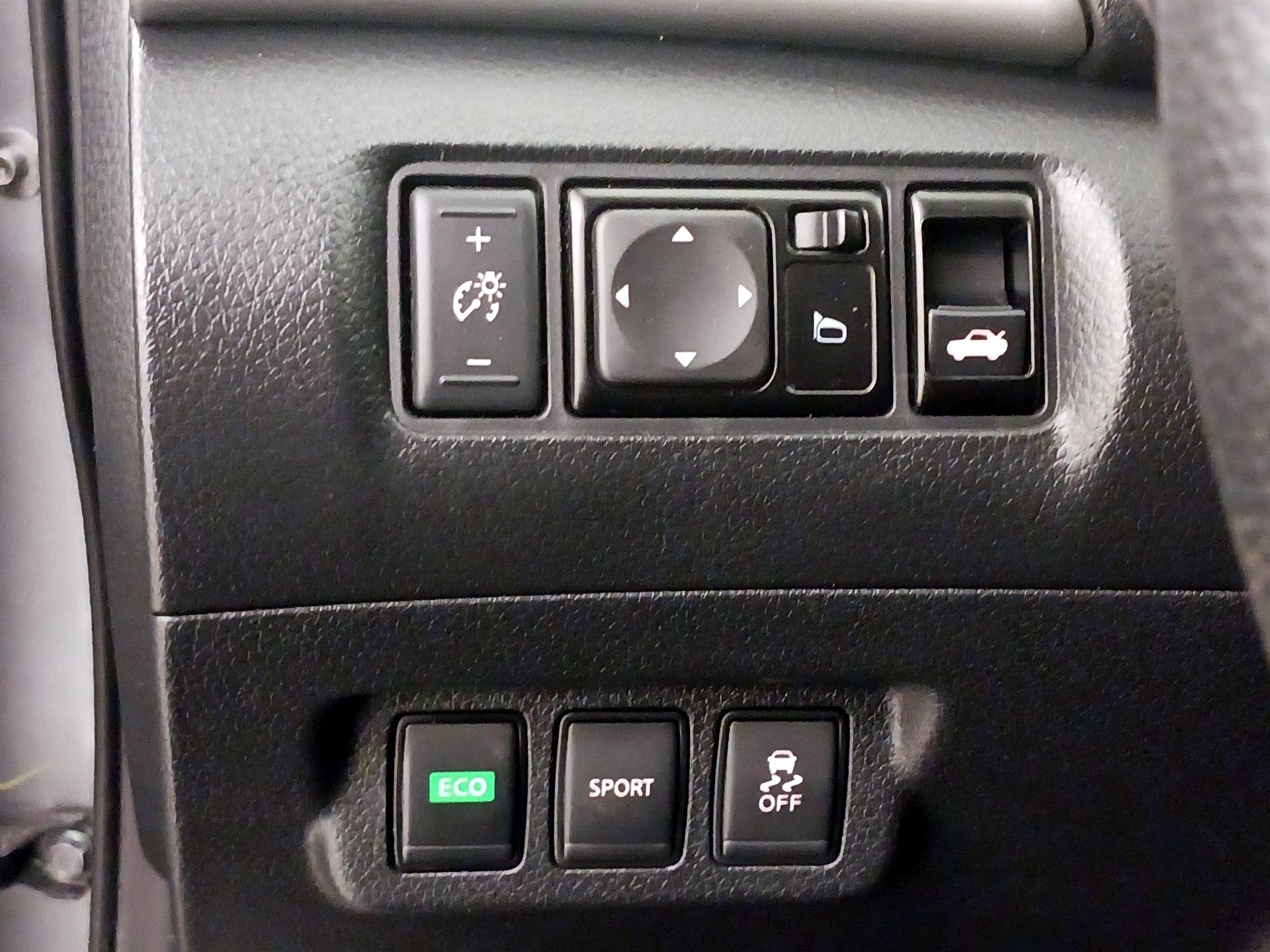 Thumbnail: 2016 Nissan Sentra - 13