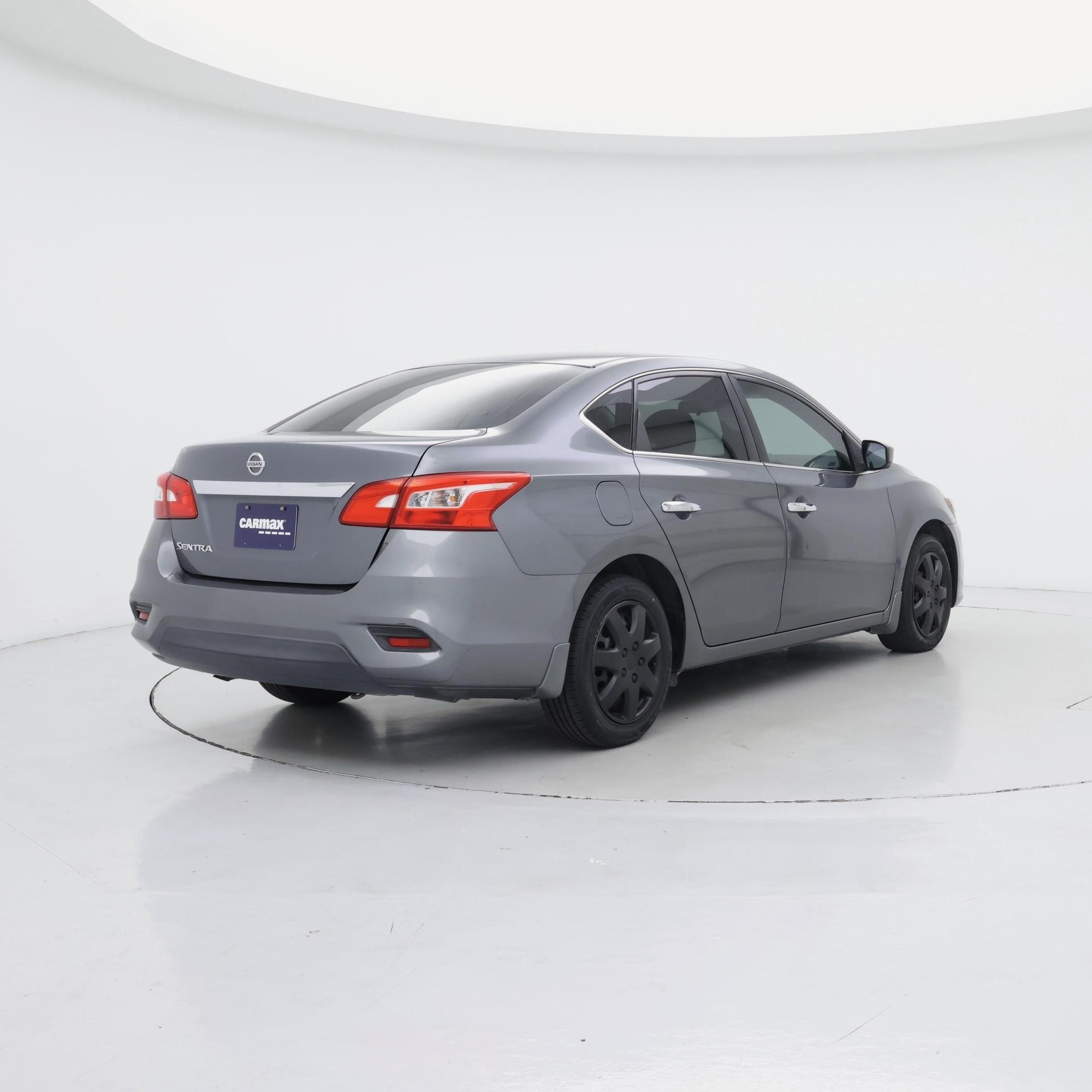 Thumbnail: 2016 Nissan Sentra - 8