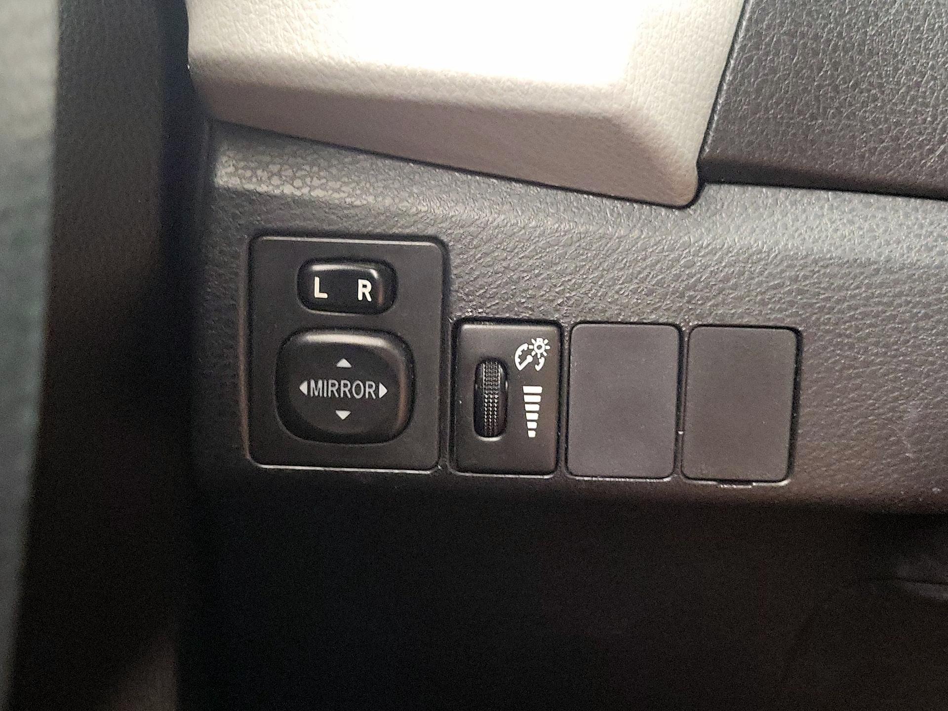 Thumbnail: 2016 Toyota Corolla - 13